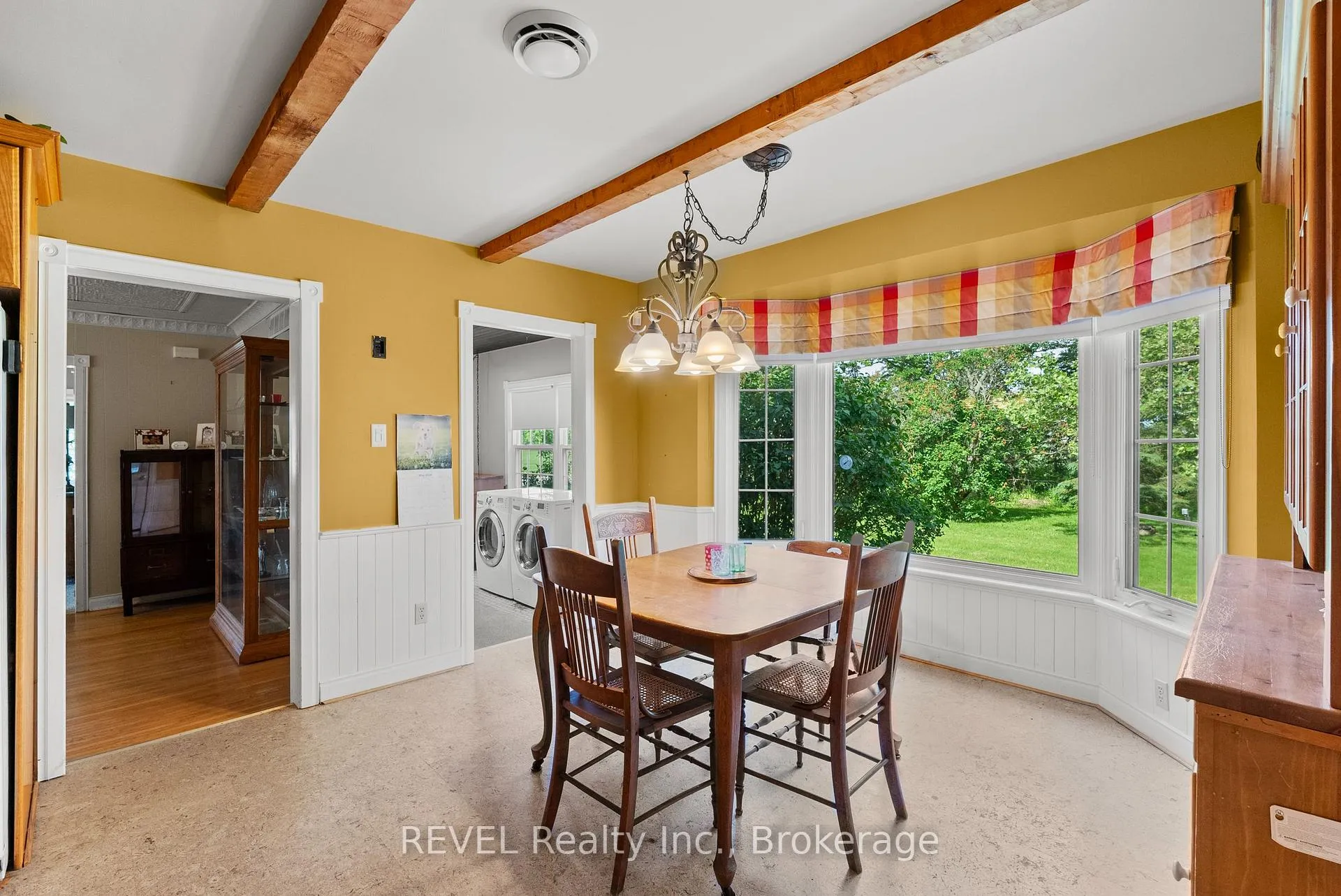 Photo 14 of 10111 Mcleod Road, Niagara Falls, Forestview — HOMEH