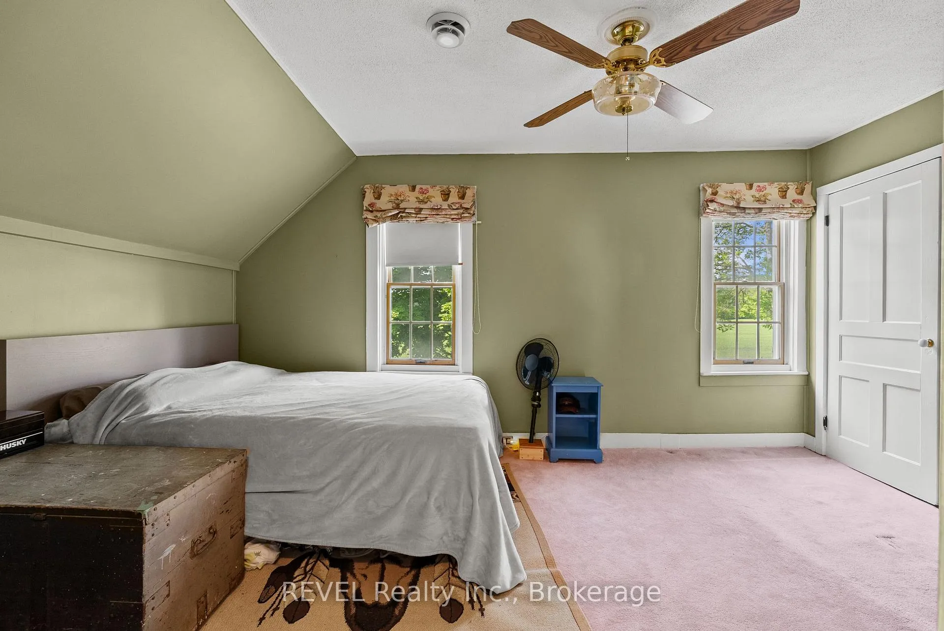Photo 20 of 10111 Mcleod Road, Niagara Falls, Forestview — HOMEH