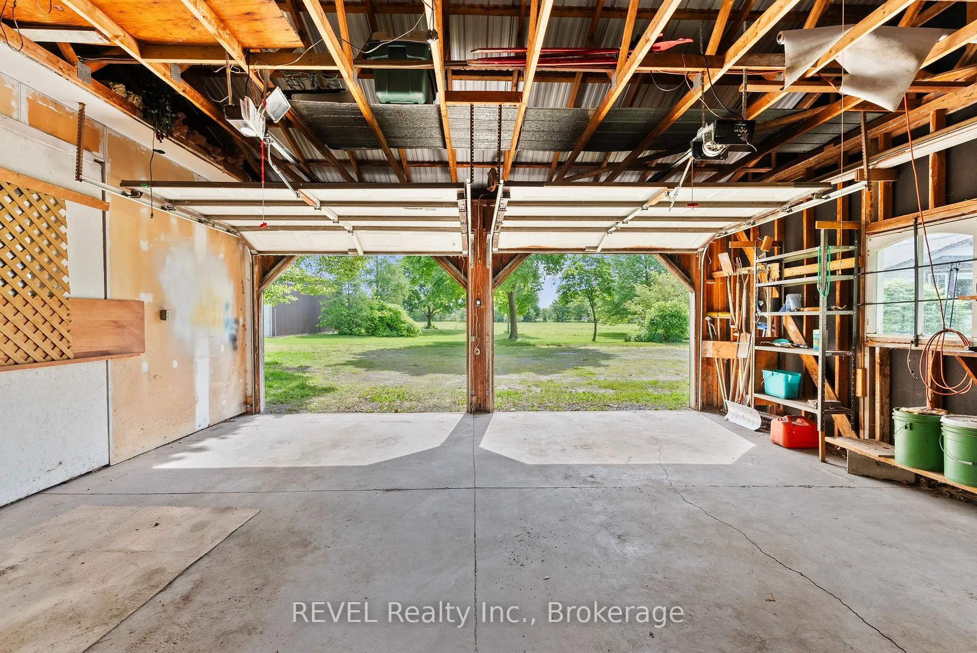 Photo 26 of 10111 Mcleod Road, Niagara Falls, Forestview — HOMEH