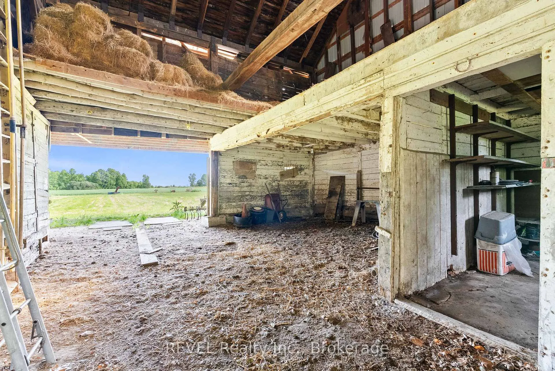 Photo 32 of 10111 Mcleod Road, Niagara Falls, Forestview — HOMEH