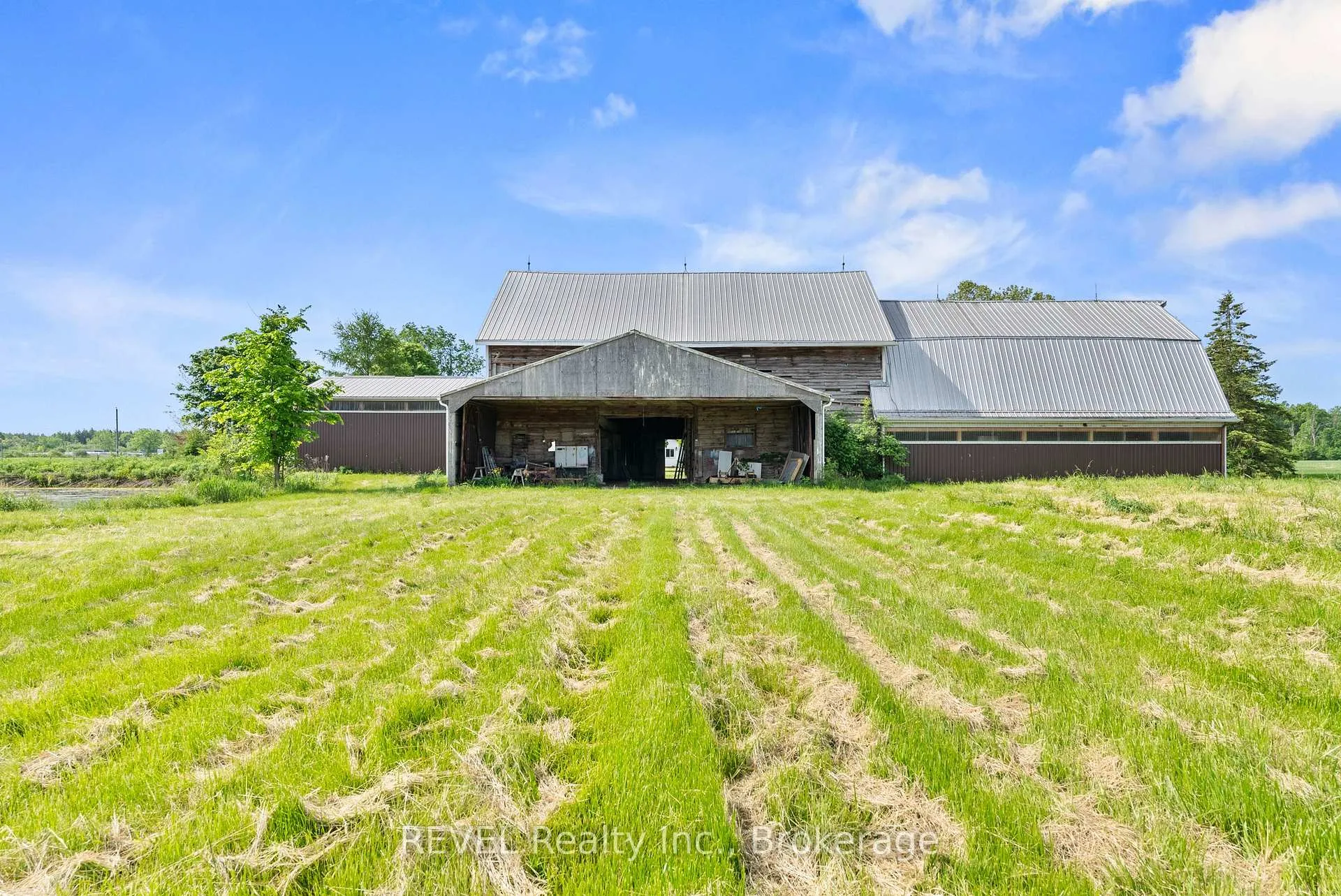Photo 35 of 10111 Mcleod Road, Niagara Falls, Forestview — HOMEH