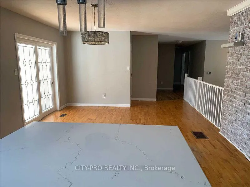 Photo 9 of Unit Main Floor, 513370 2nd Line, Amaranth, Rural Amaranth — HOMEH