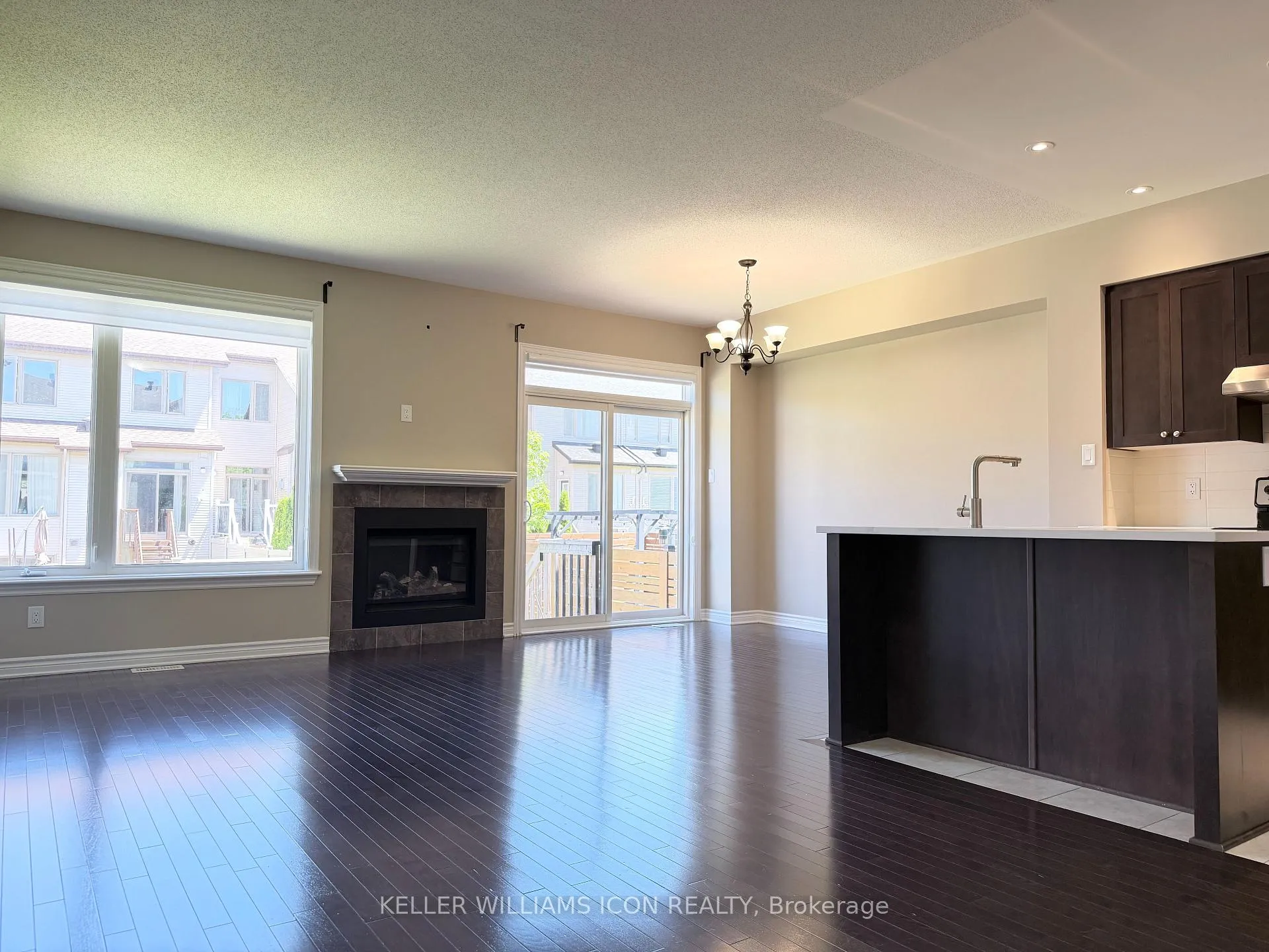 Photo 5 of 871 Fletcher Circle, Ottawa, Kanata - Kanata Lakes/Heritage Hills — HOMEH