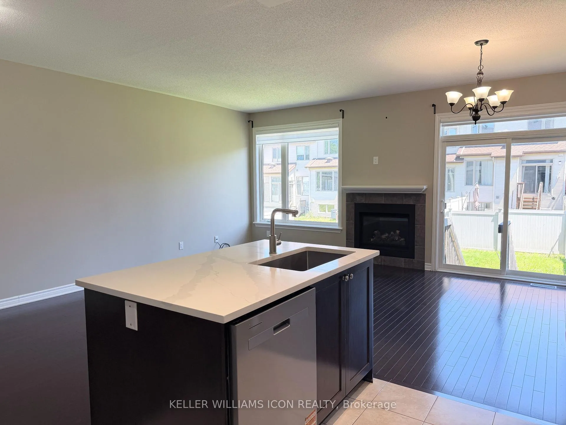 Photo 6 of 871 Fletcher Circle, Ottawa, Kanata - Kanata Lakes/Heritage Hills — HOMEH
