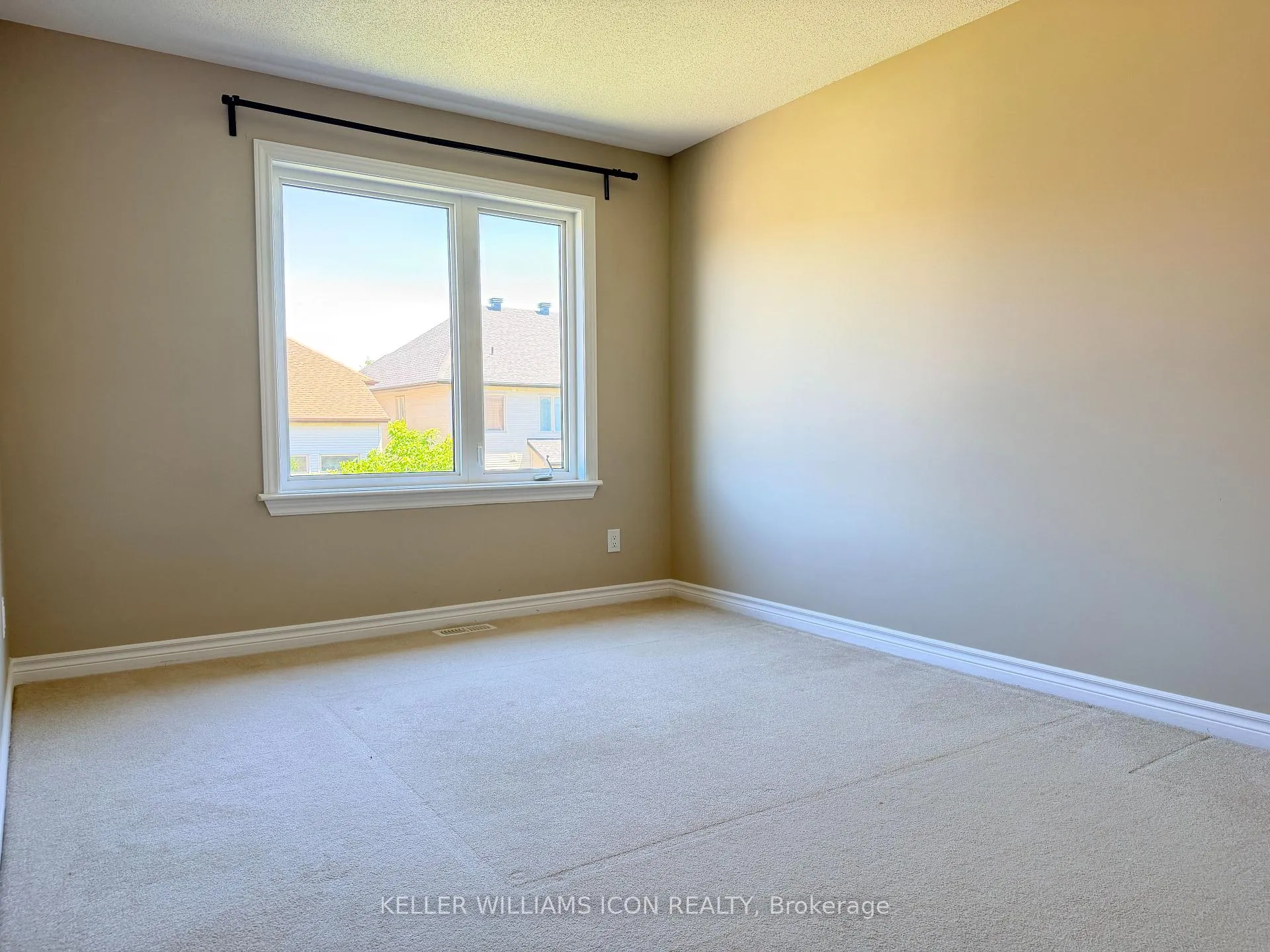 Photo 14 of 871 Fletcher Circle, Ottawa, Kanata - Kanata Lakes/Heritage Hills — HOMEH