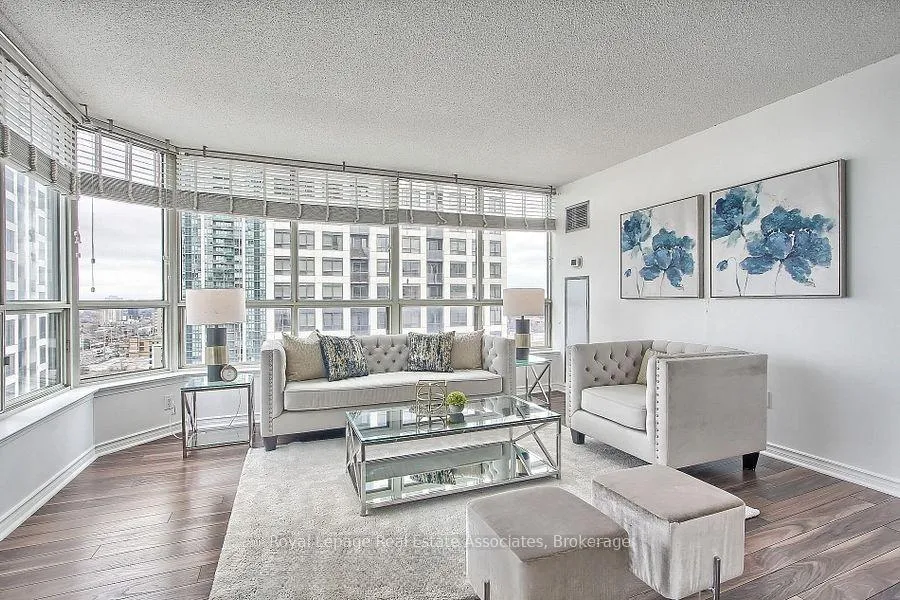 Photo 4 of Unit 511, 55 Elm Drive W, Mississauga, City Centre — HOMEH