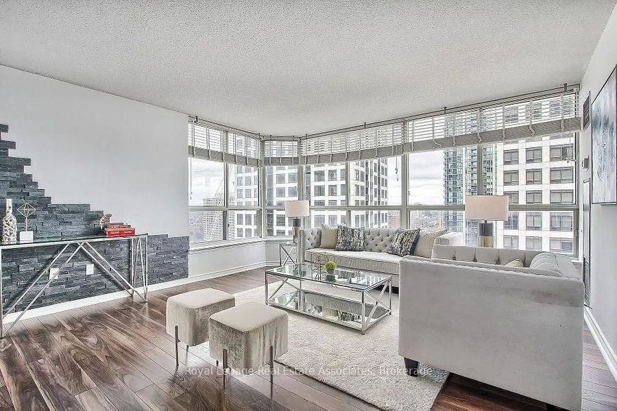 Photo 5 of Unit 511, 55 Elm Drive W, Mississauga, City Centre — HOMEH