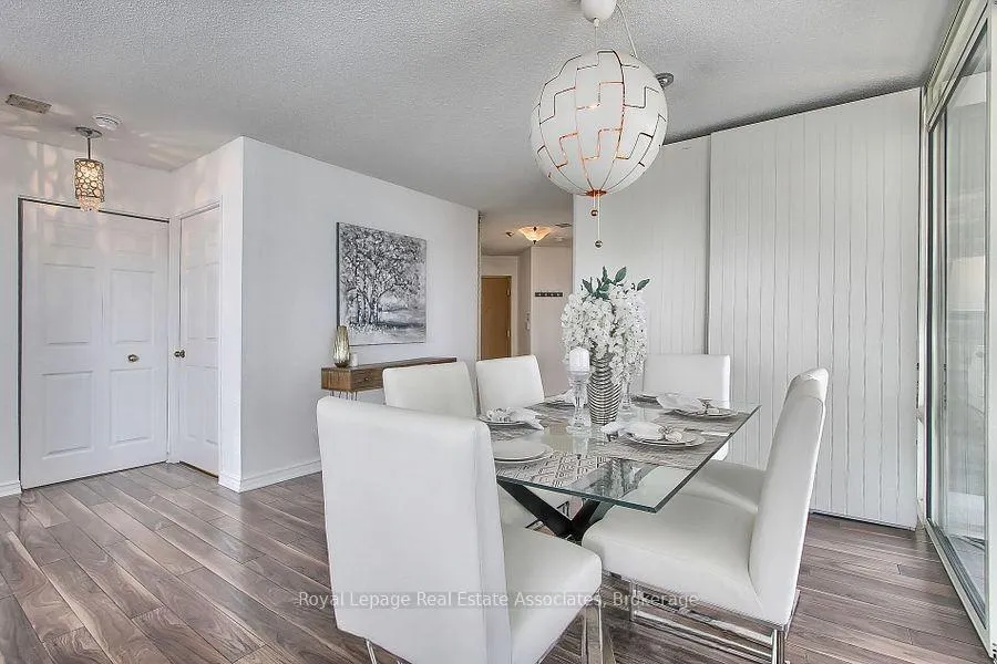 Photo 8 of Unit 511, 55 Elm Drive W, Mississauga, City Centre — HOMEH