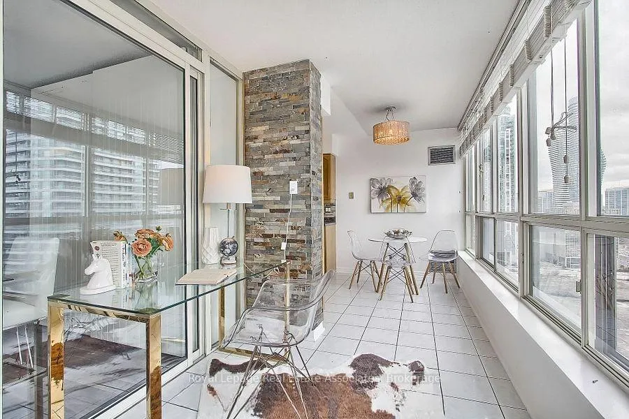 Photo 10 of Unit 511, 55 Elm Drive W, Mississauga, City Centre — HOMEH