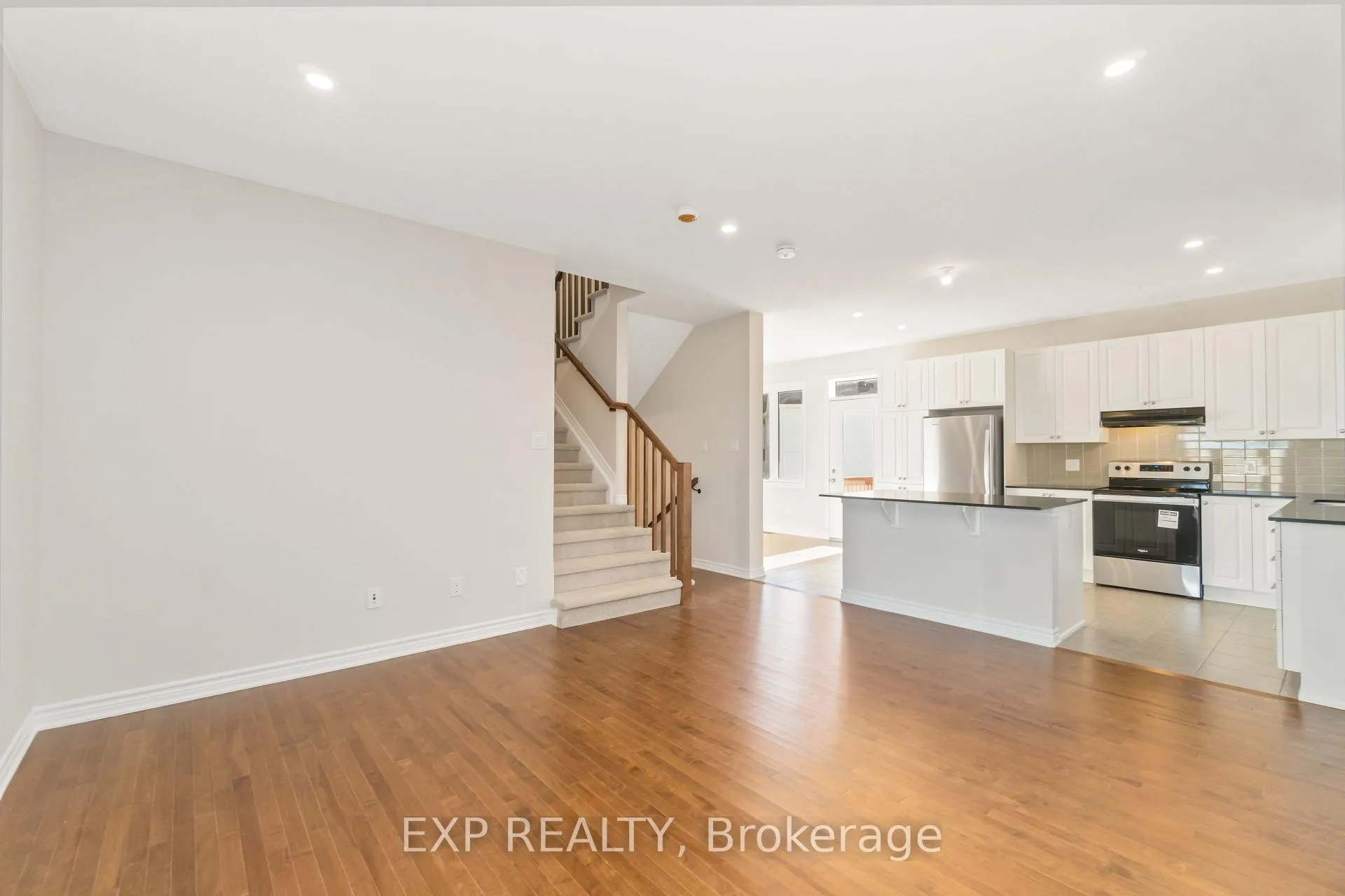 Photo 5 of 4108 Obsidian Street W, Ottawa, Barrhaven - Half Moon Bay — HOMEH