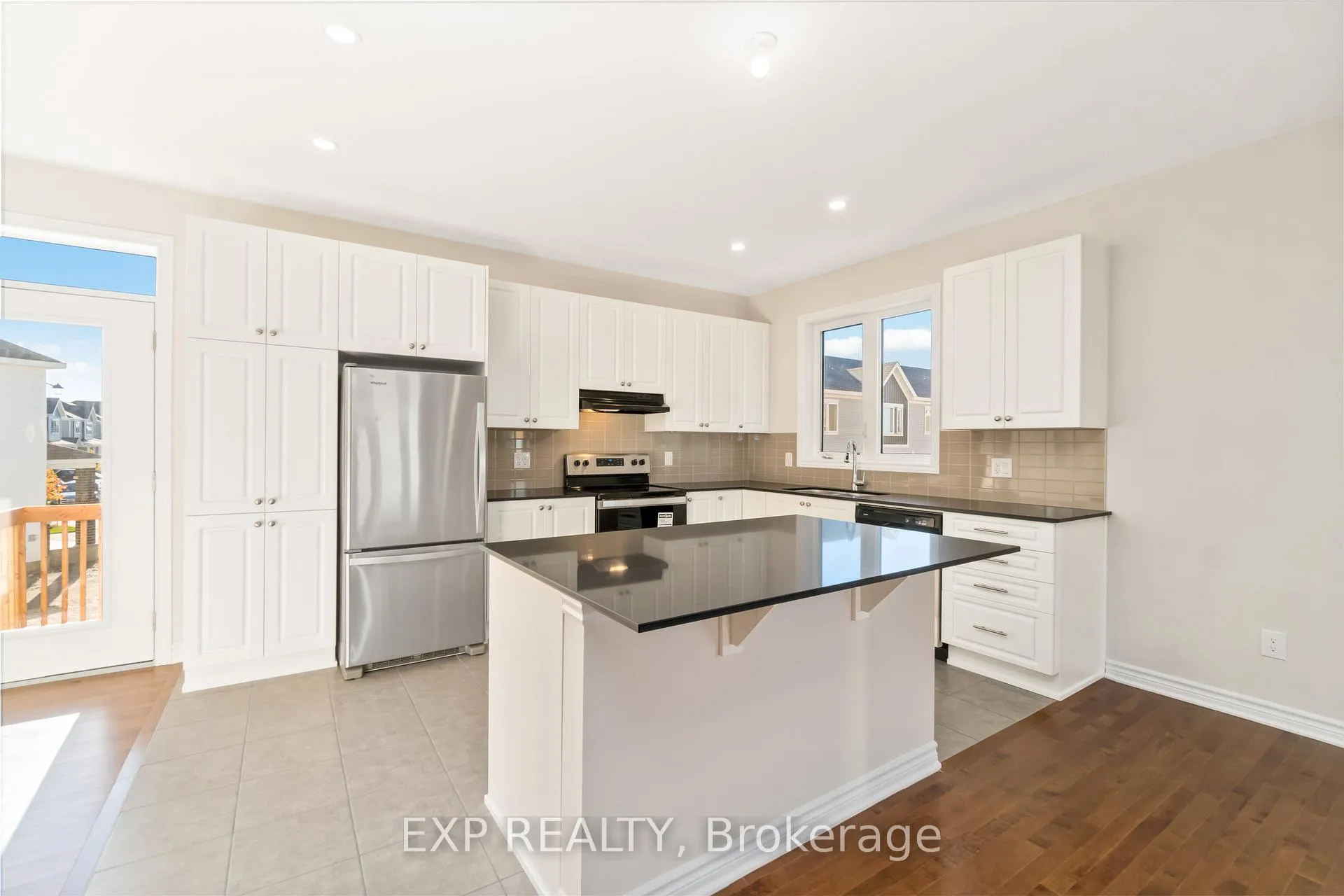 Photo 7 of 4108 Obsidian Street W, Ottawa, Barrhaven - Half Moon Bay — HOMEH