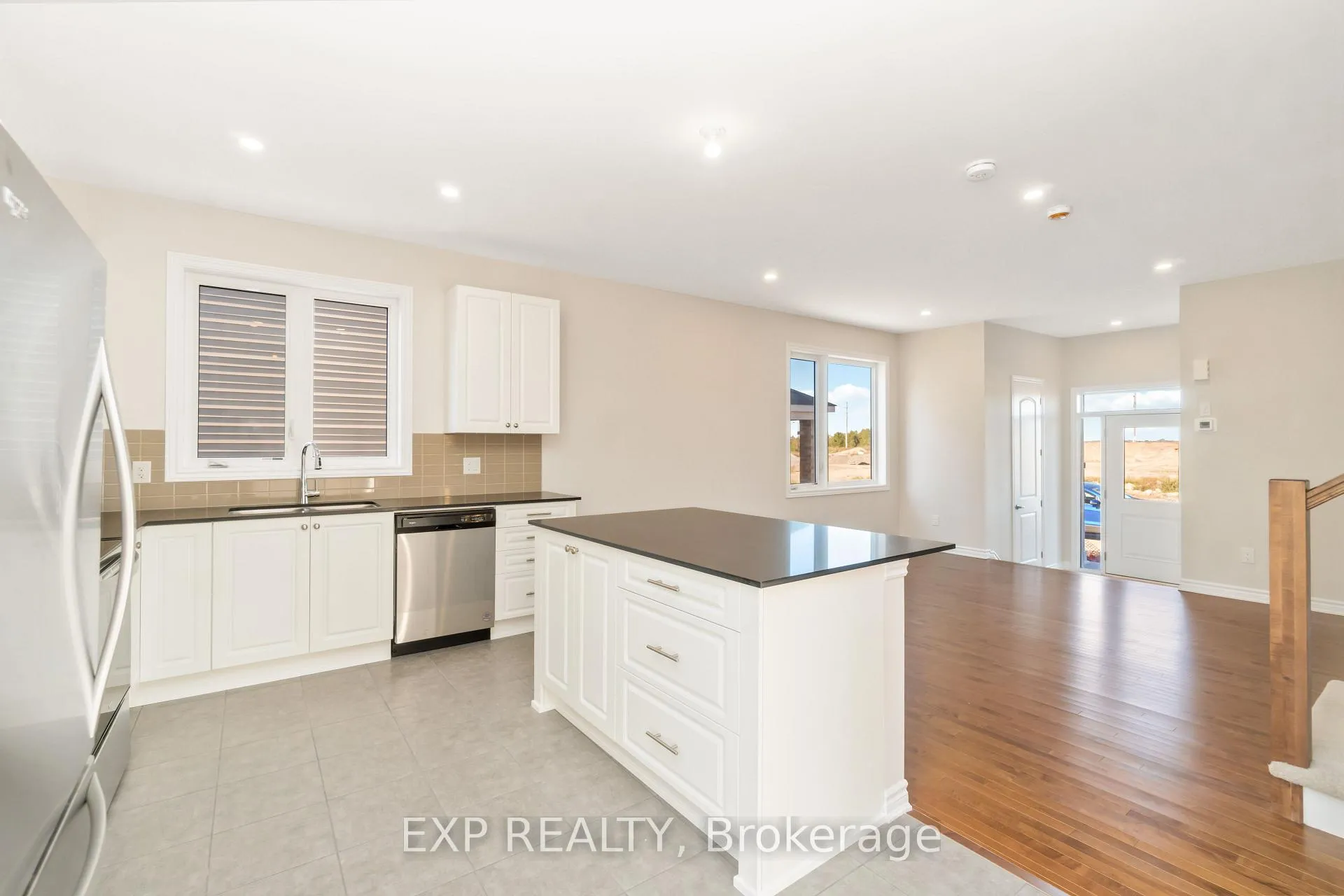 Photo 10 of 4108 Obsidian Street W, Ottawa, Barrhaven - Half Moon Bay — HOMEH