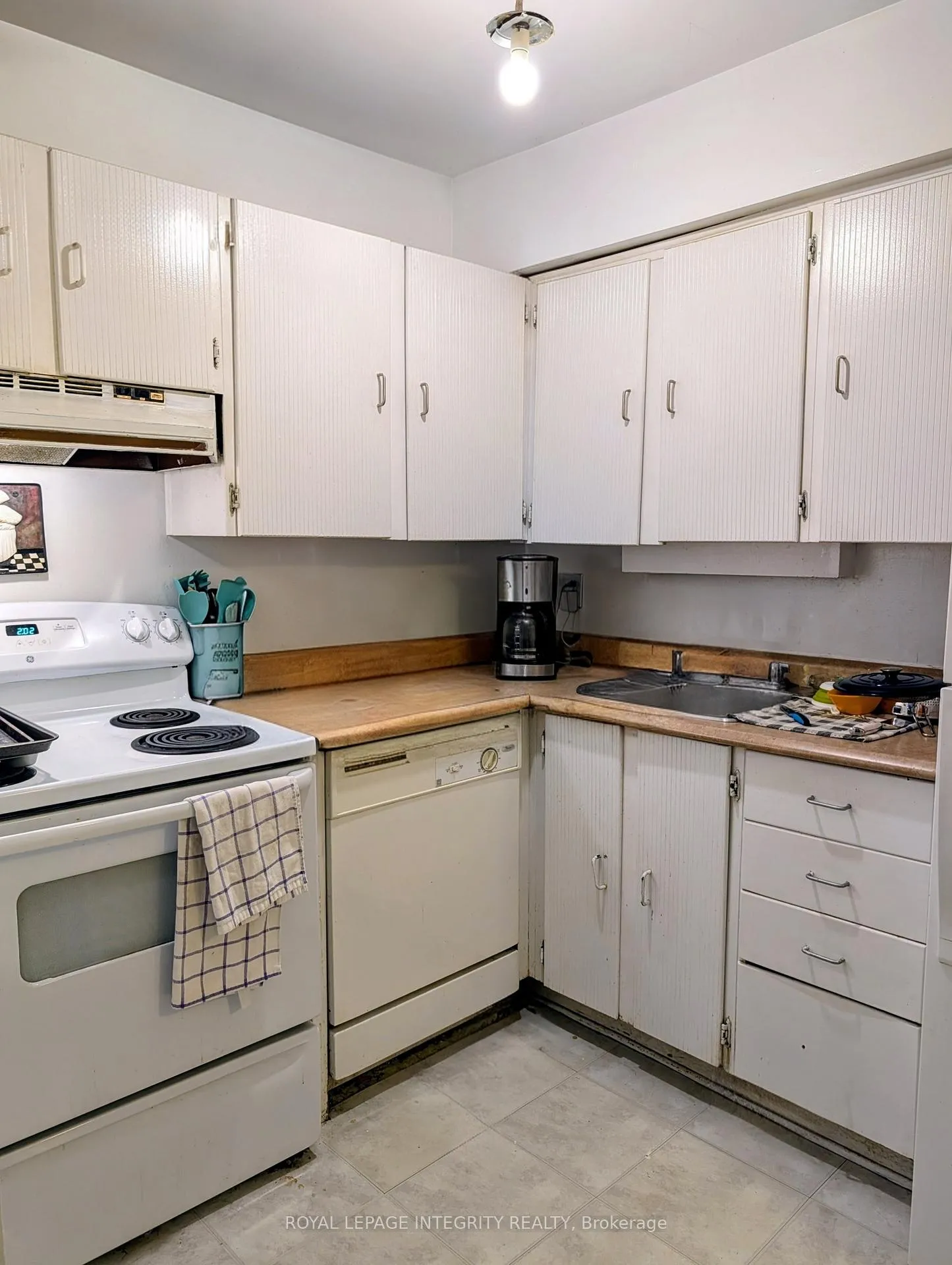 Photo 4 of Unit 83, 1332 Foxwell Street, Ottawa, Pineview — HOMEH