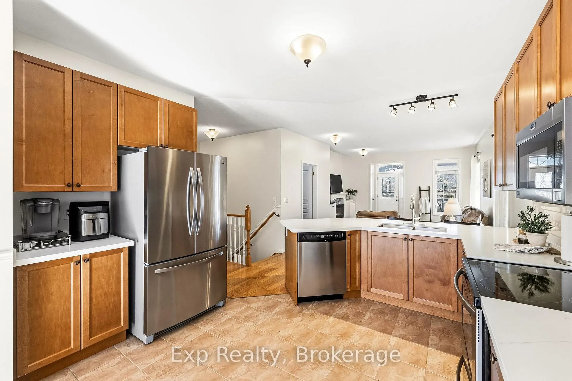 Photo 14 of 803 Greenly Drive, Cobourg — HOMEH