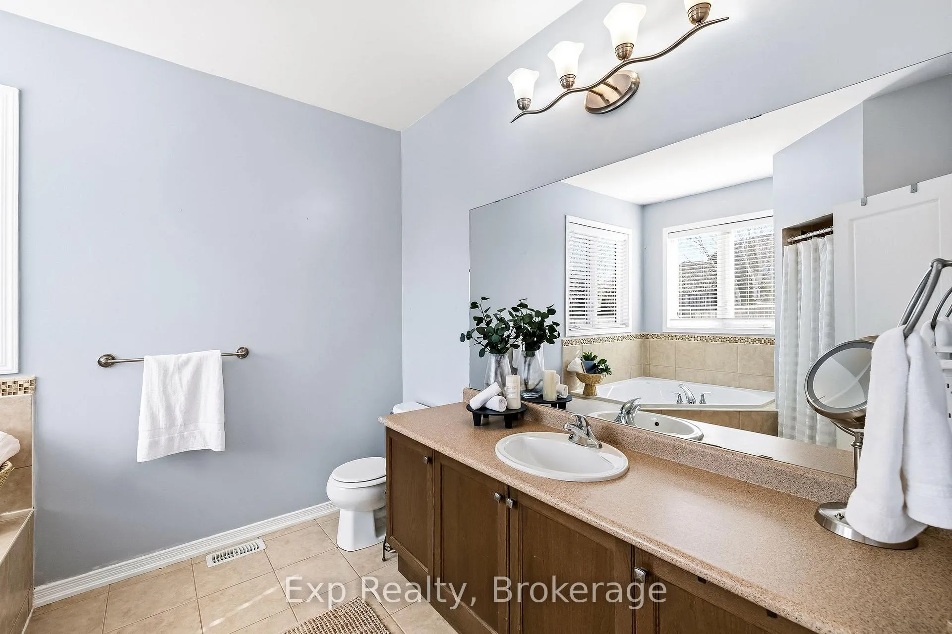 Photo 19 of 803 Greenly Drive, Cobourg — HOMEH