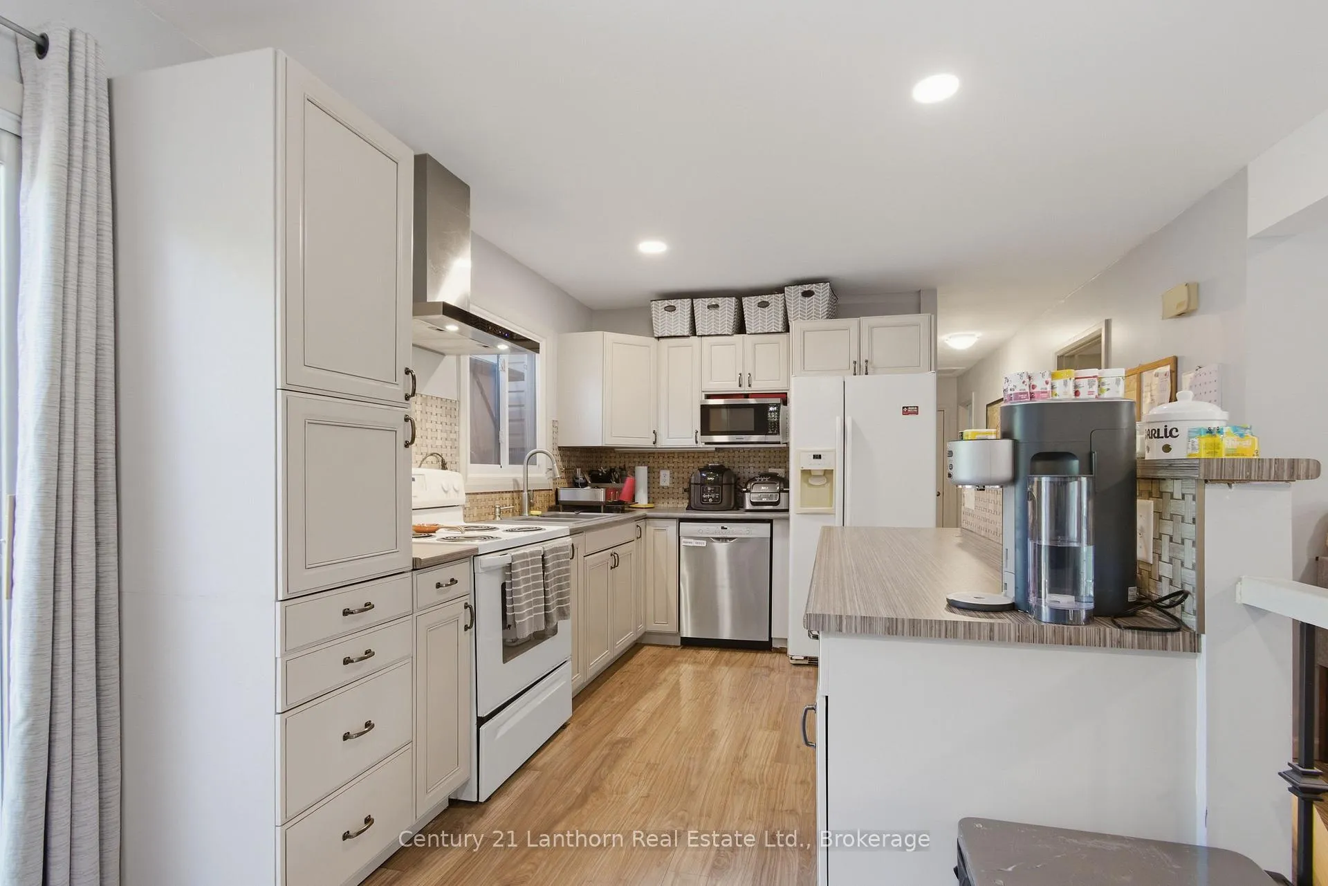 Photo 5 of 24 Cory Crescent, Quinte West, Trenton Ward — HOMEH