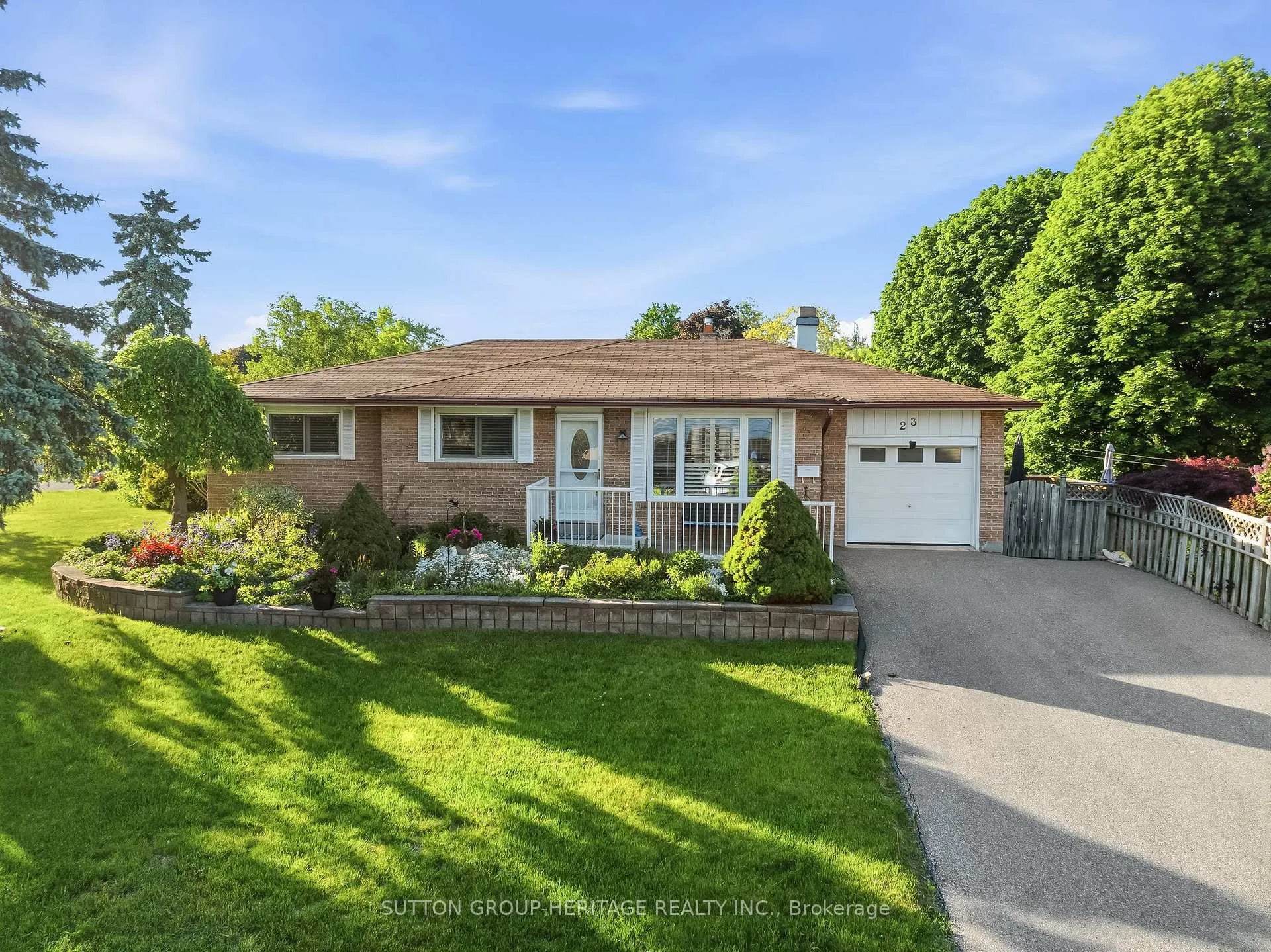 Photo 4 of 23 Jacwin Drive, Ajax, Central West — HOMEH