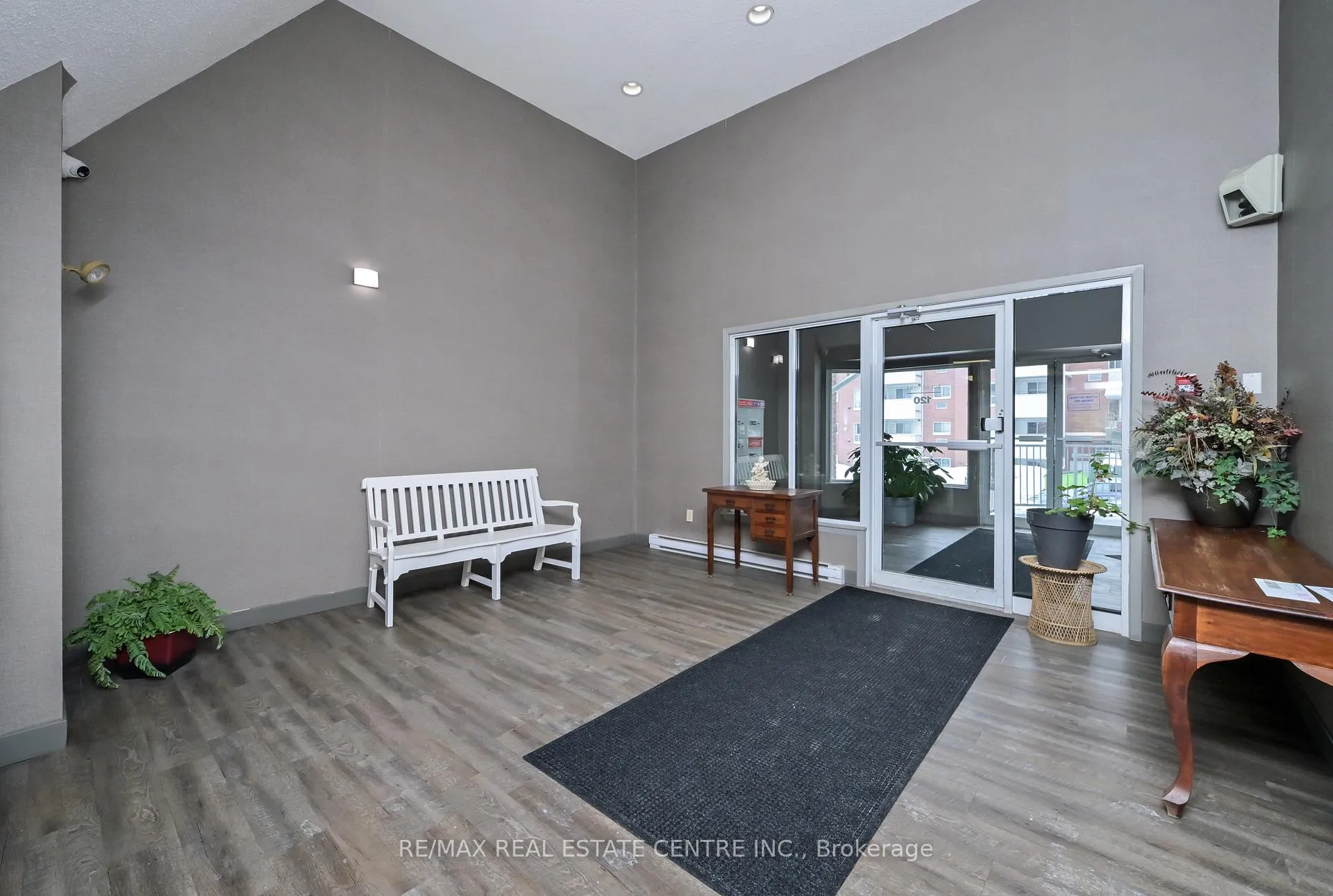 Photo 3 of Unit 409, 120 Bell Farm Road, Barrie, Alliance — HOMEH