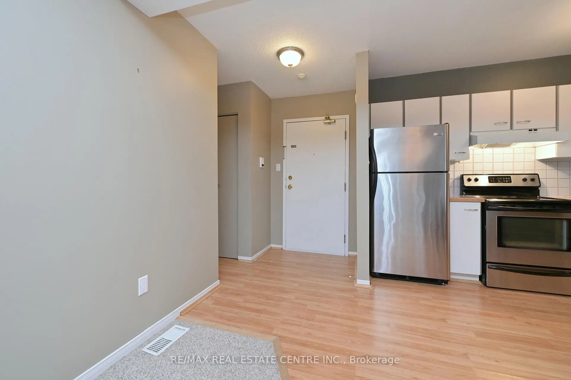Photo 5 of Unit 409, 120 Bell Farm Road, Barrie, Alliance — HOMEH