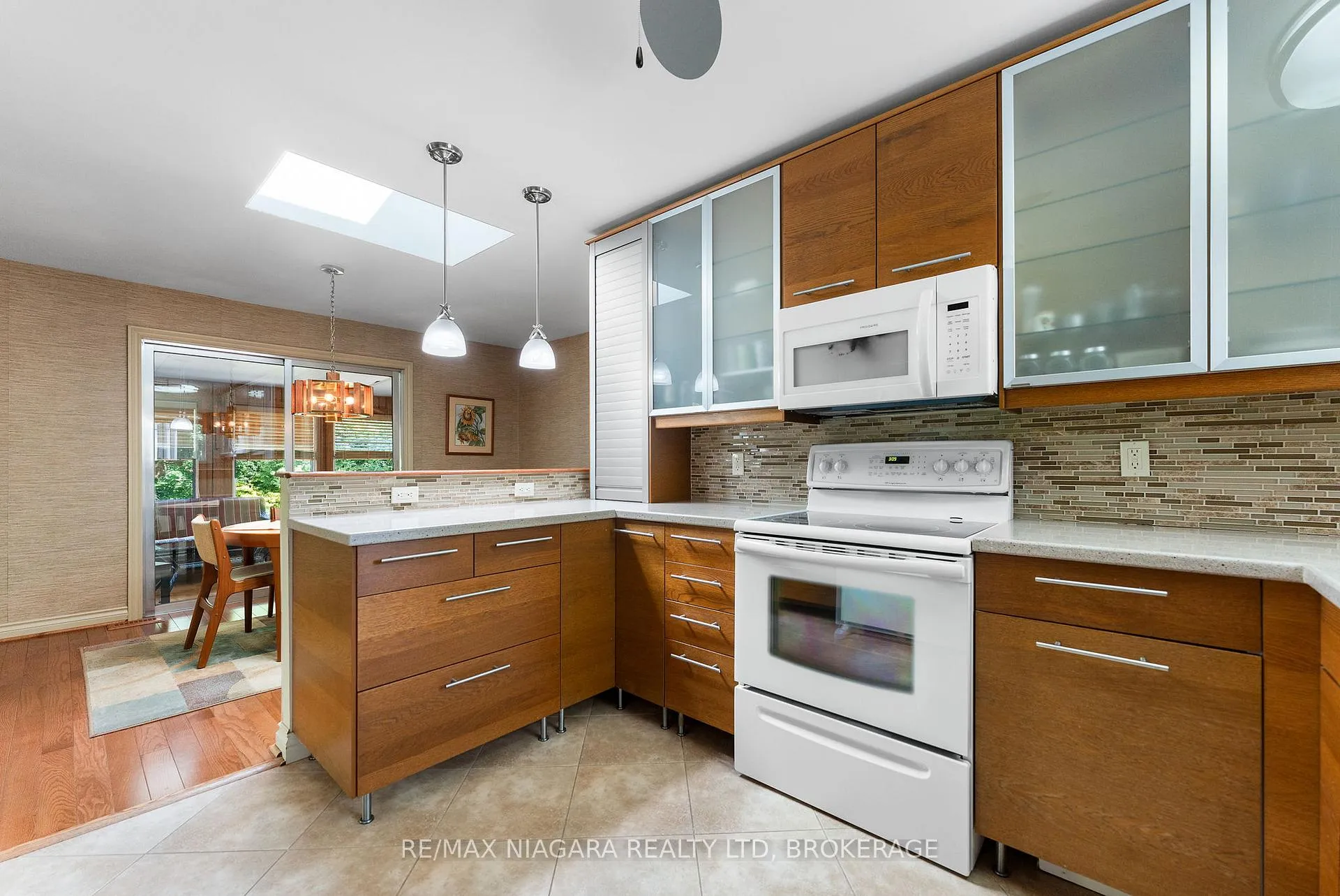 Photo 9 of 47 Windermere Road, St. Catharines, Glendale/Glenridge — HOMEH