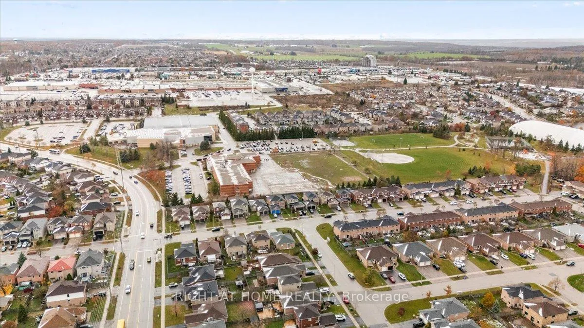 Photo 18 of 7 Michael Crescent, Barrie, East Bayfield — HOMEH