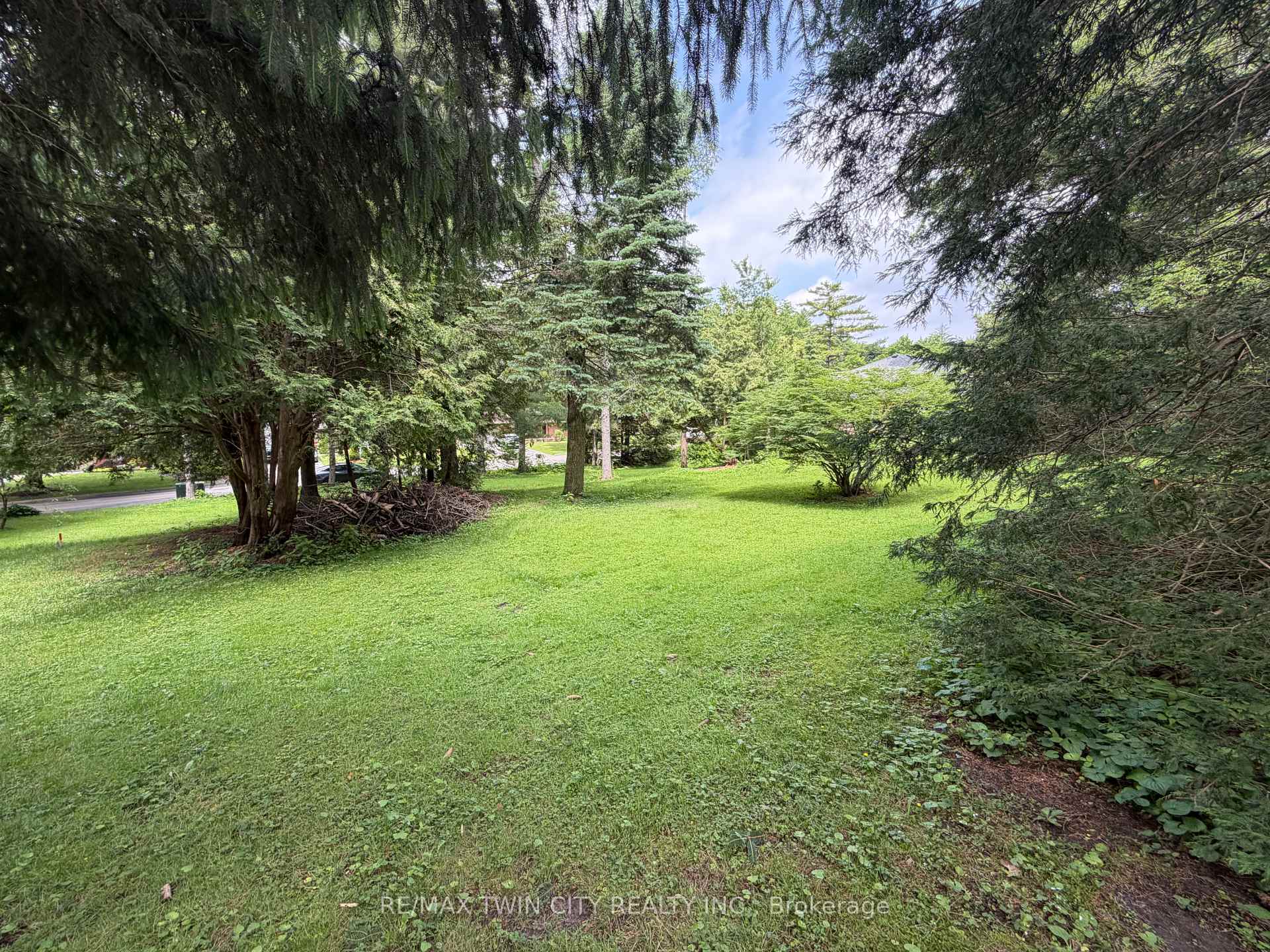 Photo 13 of 154 McCall Crescent, Norfolk, Simcoe — HOMEH