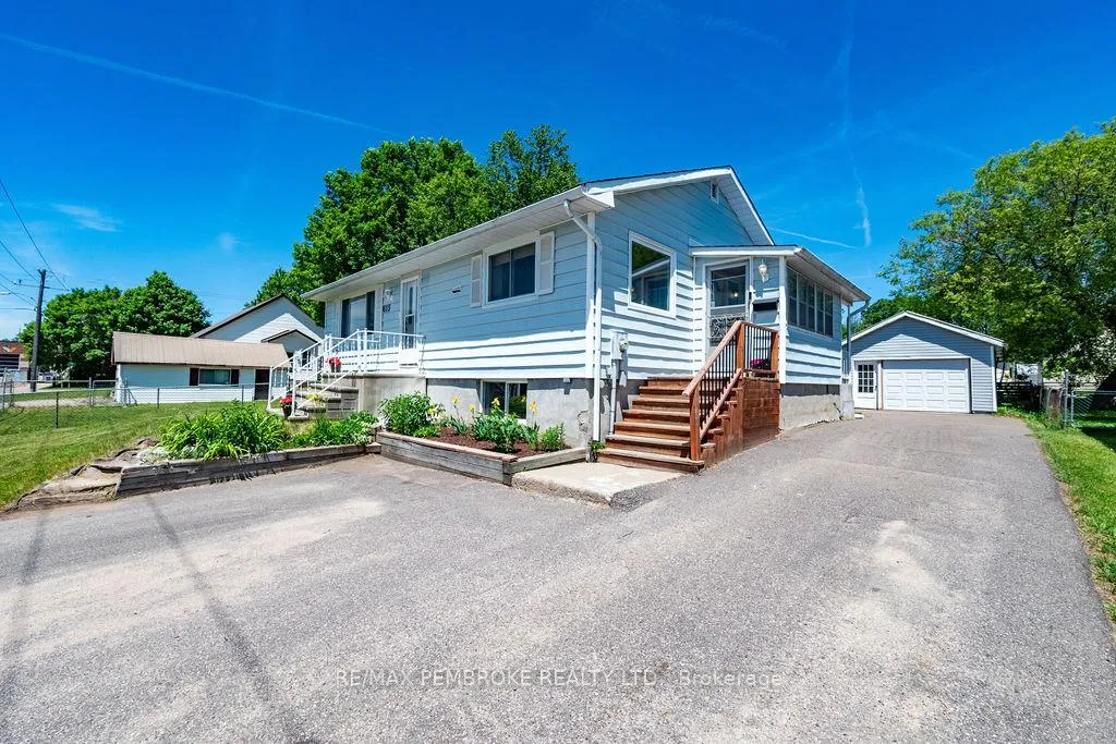 Photo 2 of 615 Lorne Street, Laurentian Valley — HOMEH