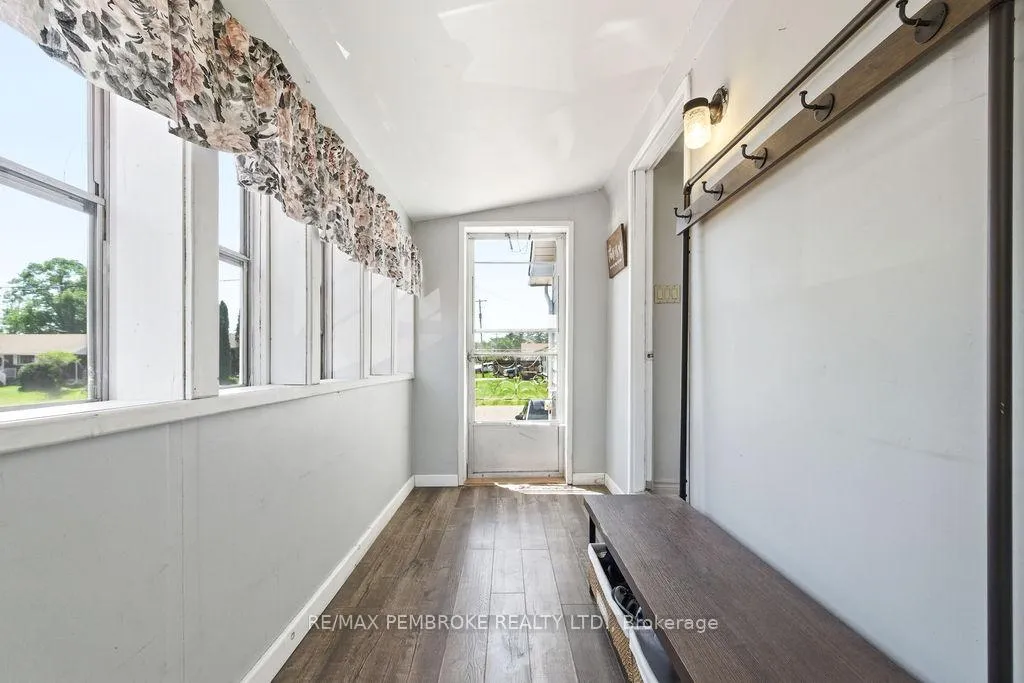 Photo 10 of 615 Lorne Street, Laurentian Valley — HOMEH