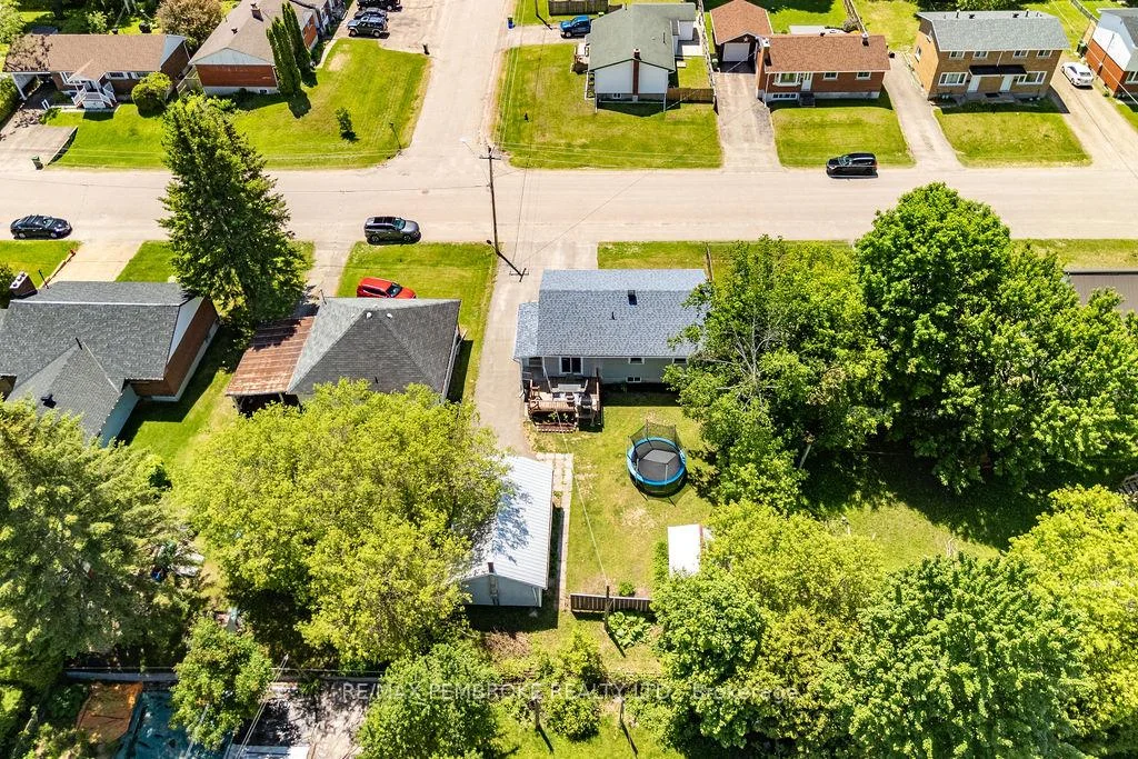 Photo 38 of 615 Lorne Street, Laurentian Valley — HOMEH