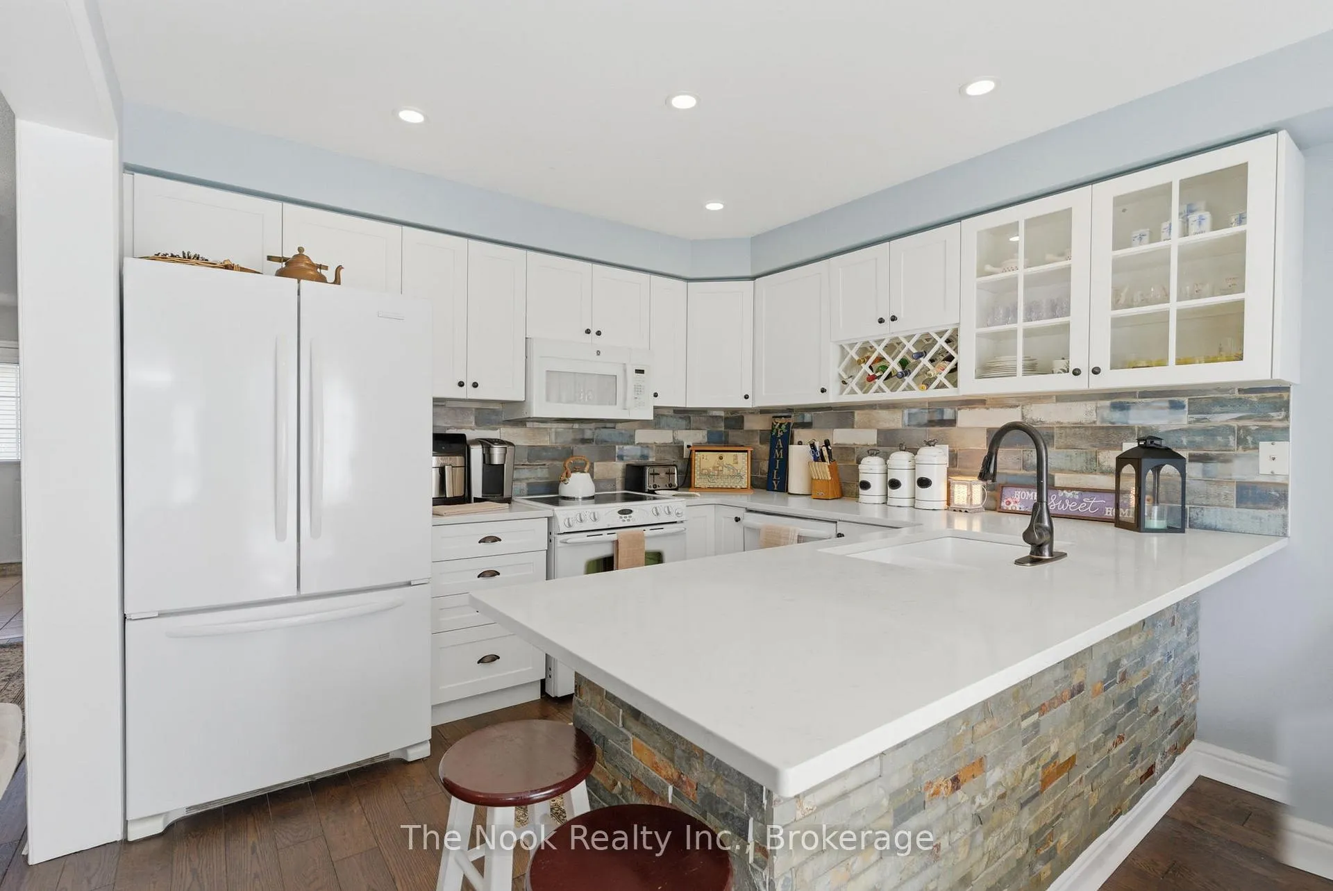 Photo 8 of 70 Beacham Crescent, Clarington, Newcastle — HOMEH