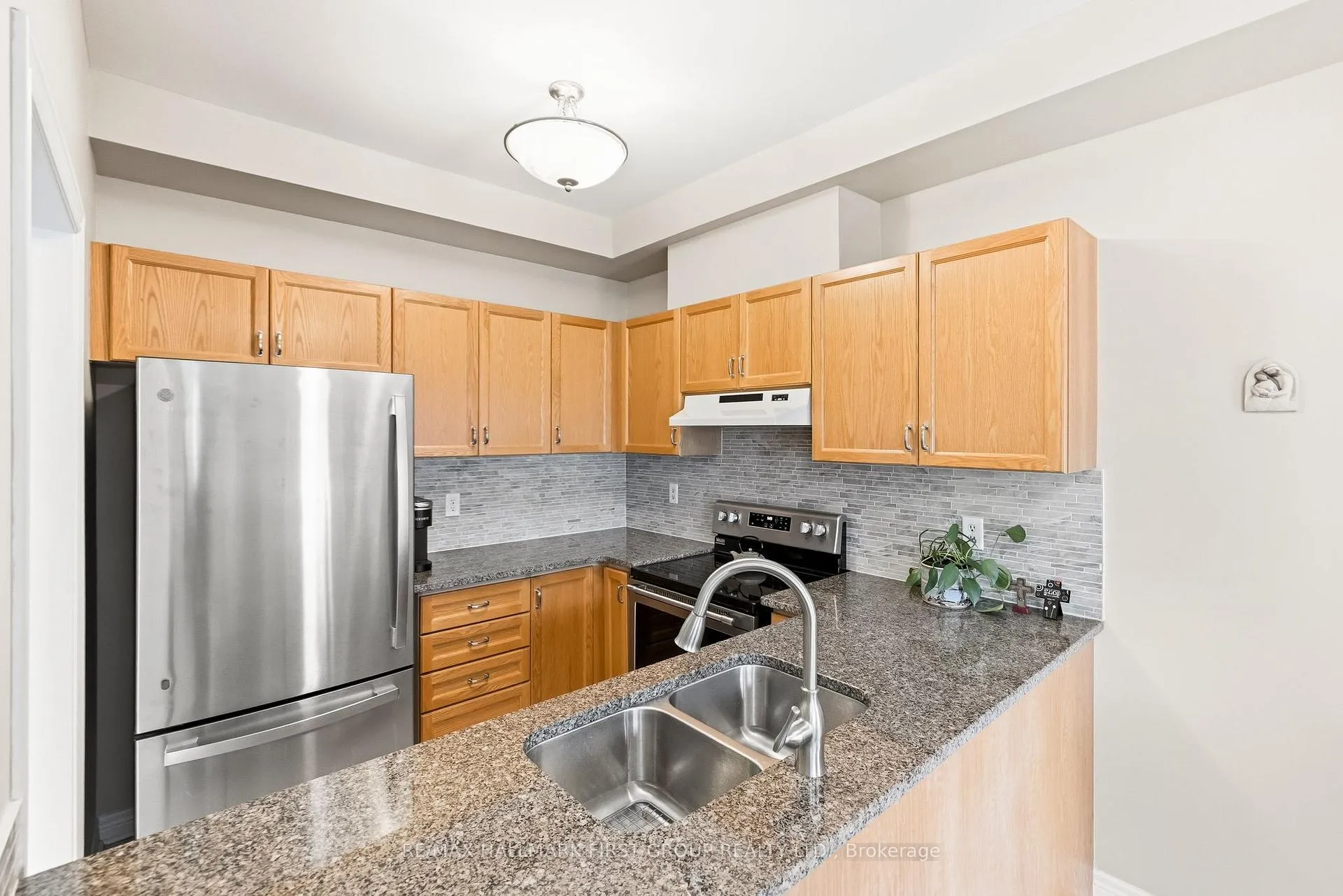 Photo 20 of 116 Riverlands Avenue, Markham, Cornell — HOMEH