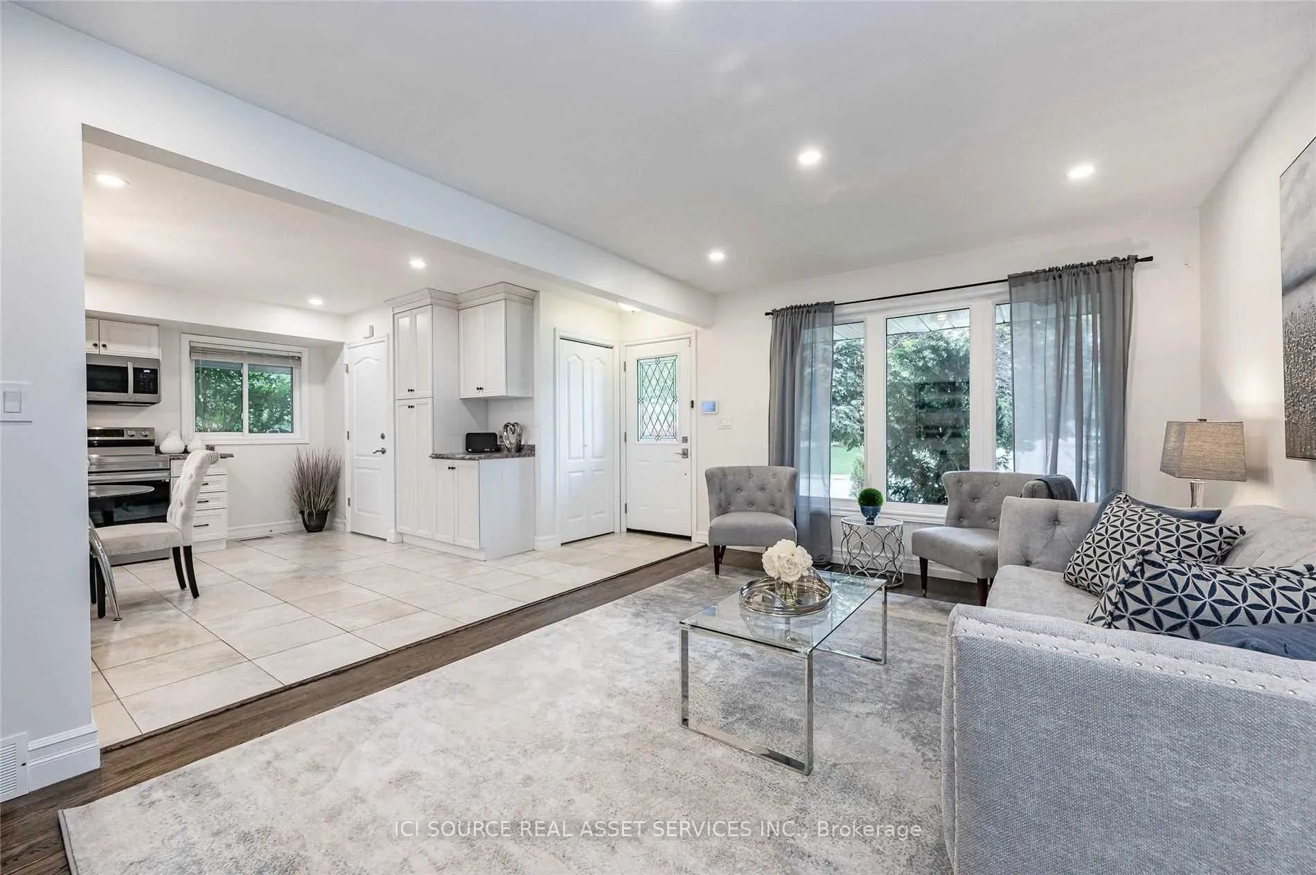 Photo 11 of Unit Upper, 27 Brenlyn Court, Hamilton, Westcliffe — HOMEH
