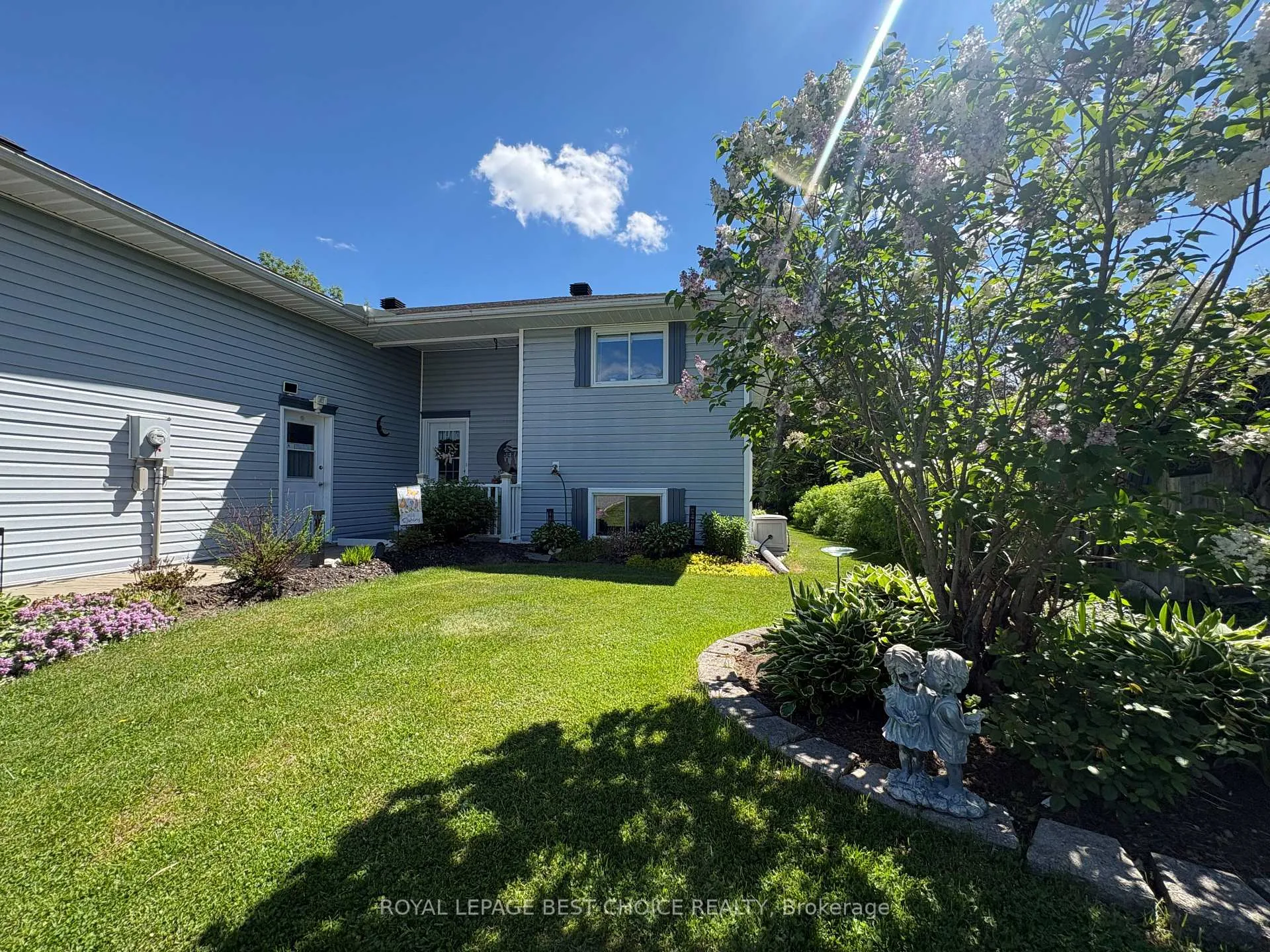 Photo 4 of 41 First Street, Englehart — HOMEH