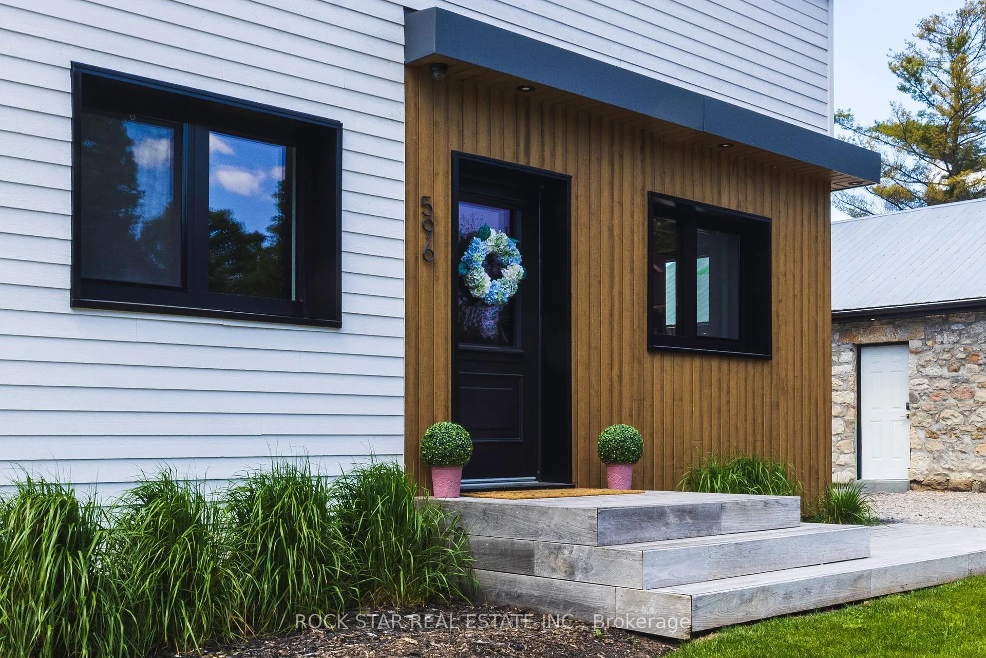 Photo 2 of 596 Arkell Road, Puslinch, Rural Puslinch East — HOMEH