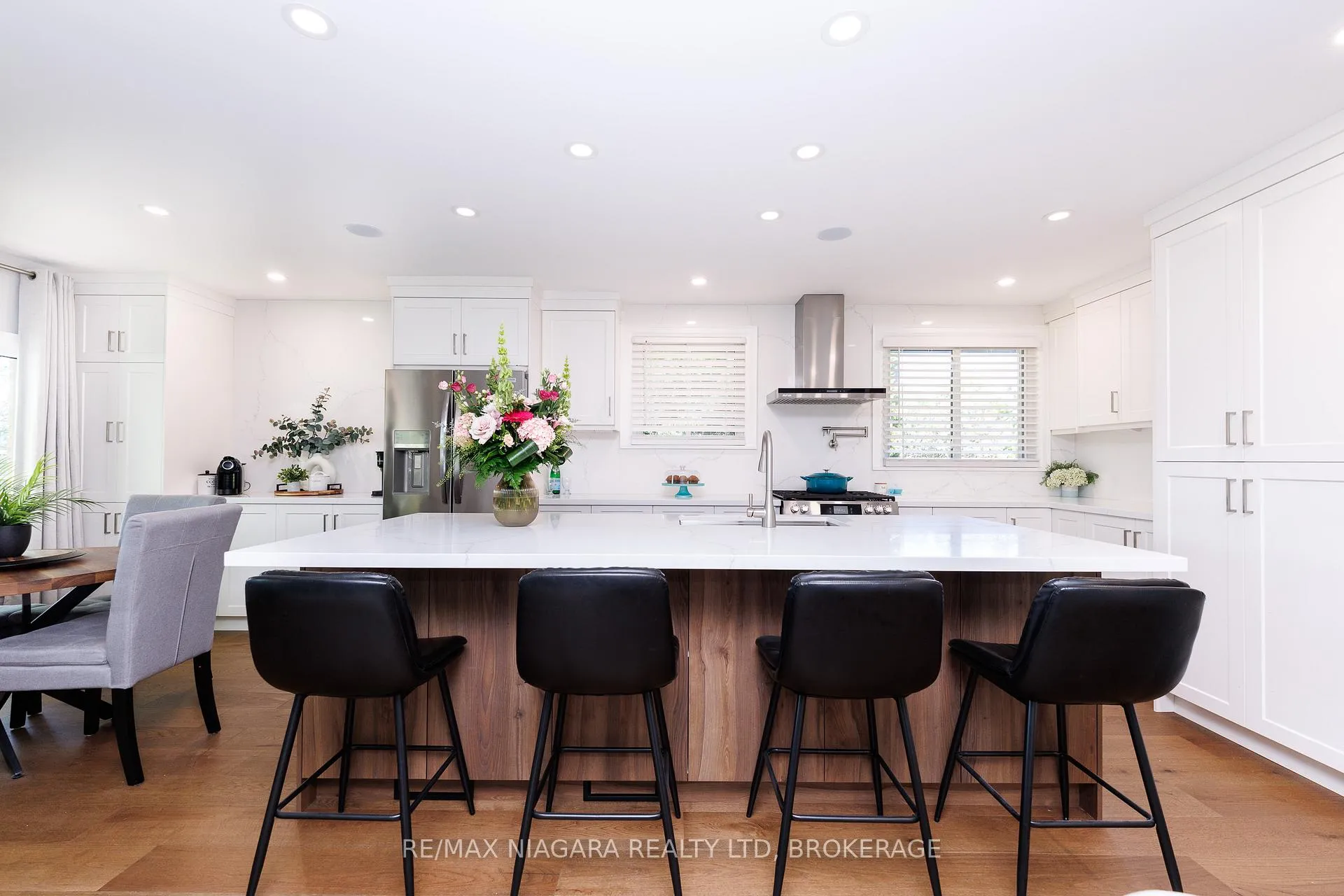 Photo 4 of 3100 Rapelje Street, Niagara Falls, Chippawa — HOMEH