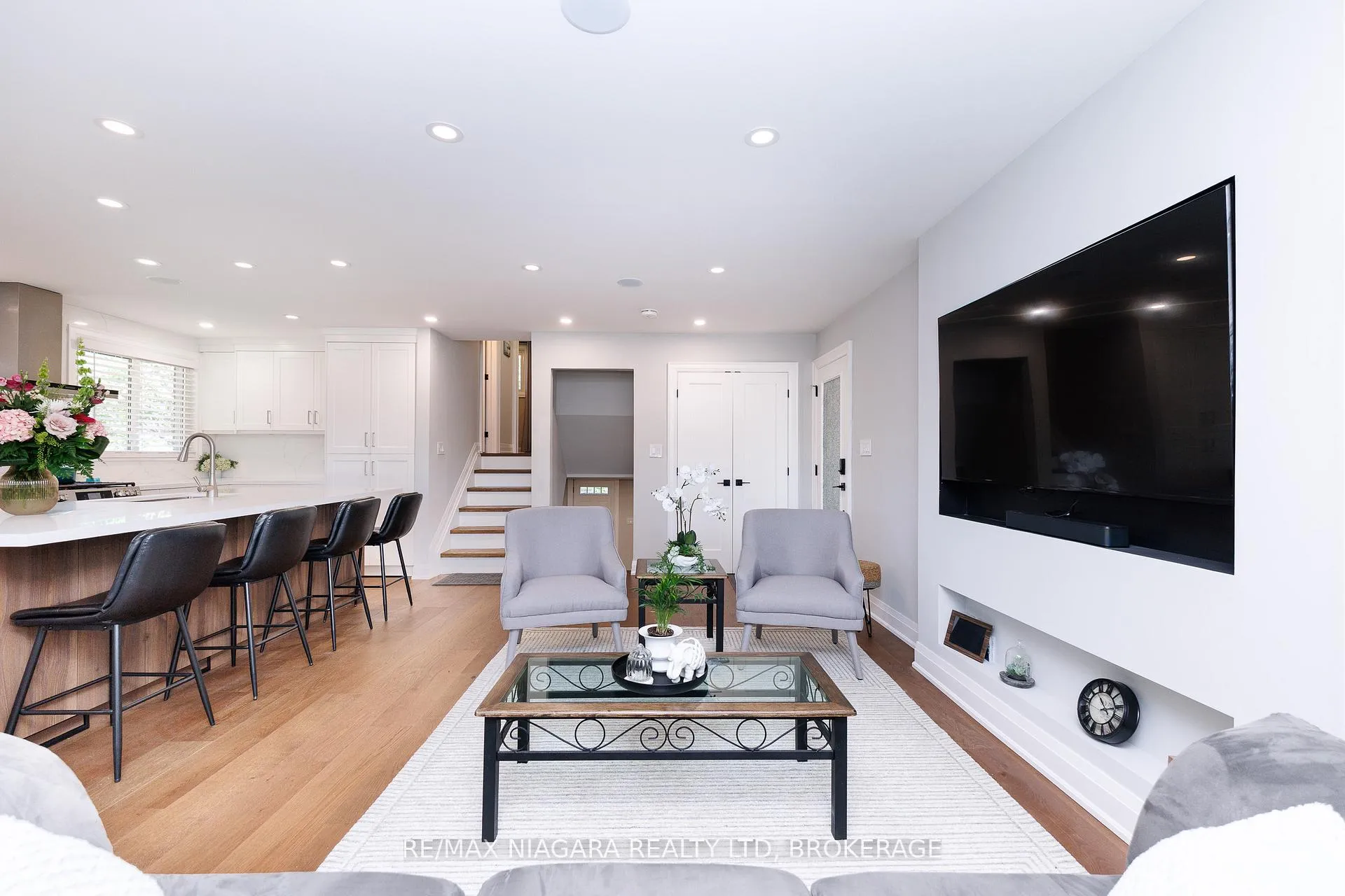 Photo 6 of 3100 Rapelje Street, Niagara Falls, Chippawa — HOMEH