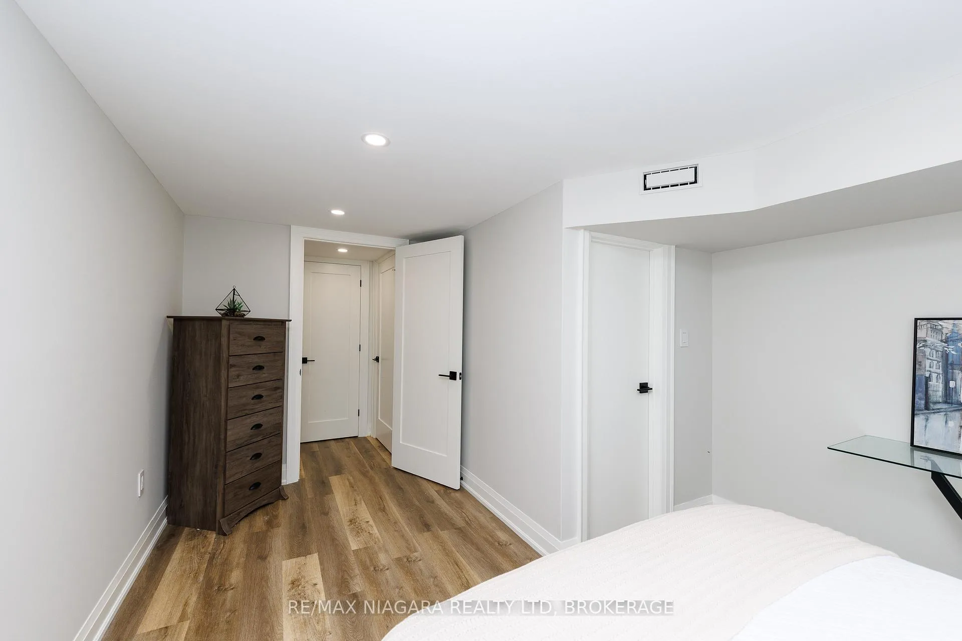 Photo 21 of 3100 Rapelje Street, Niagara Falls, Chippawa — HOMEH