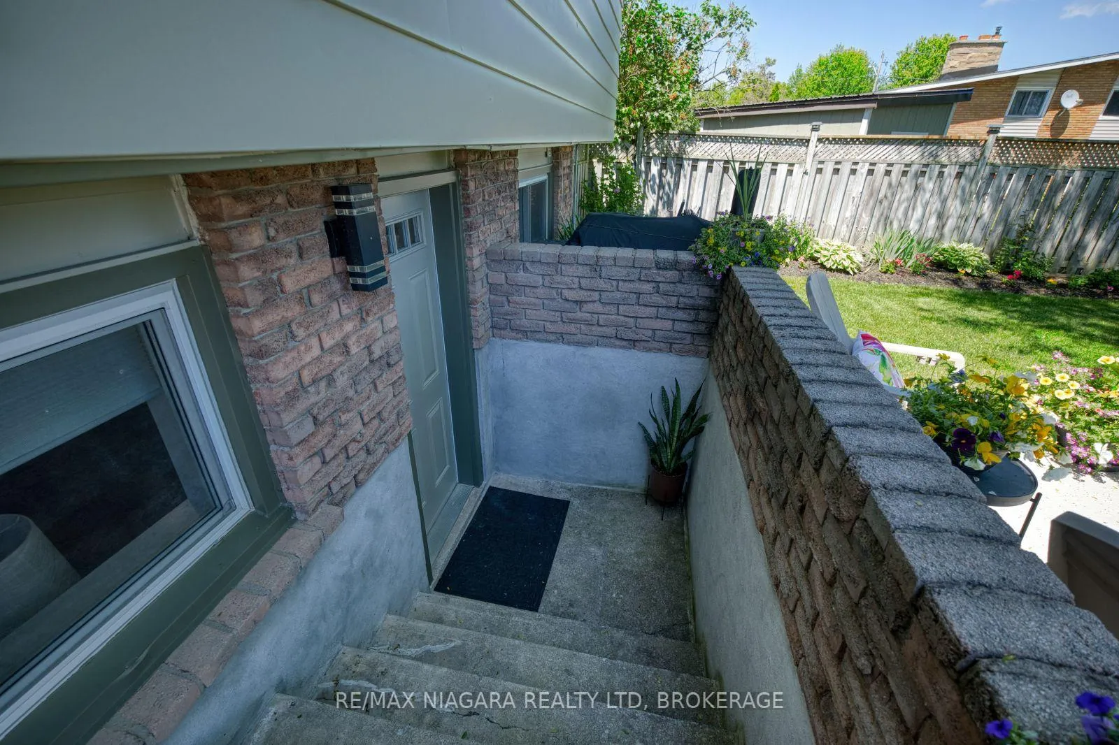 Photo 23 of 3100 Rapelje Street, Niagara Falls, Chippawa — HOMEH