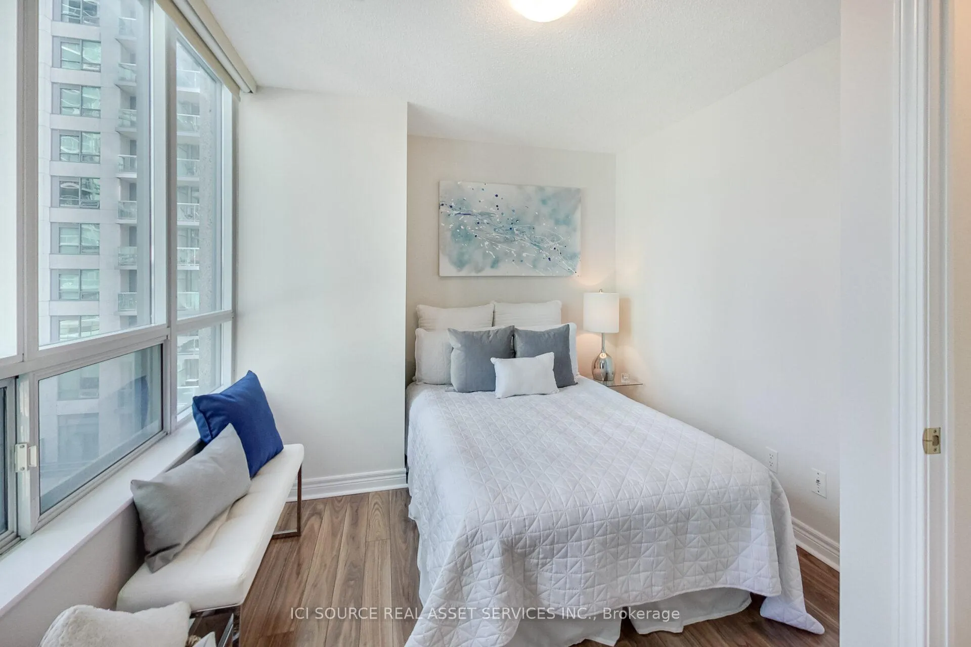 Photo 2 of Unit 607, 51 Lower Simcoe Street, Toronto, Waterfront Communities — HOMEH