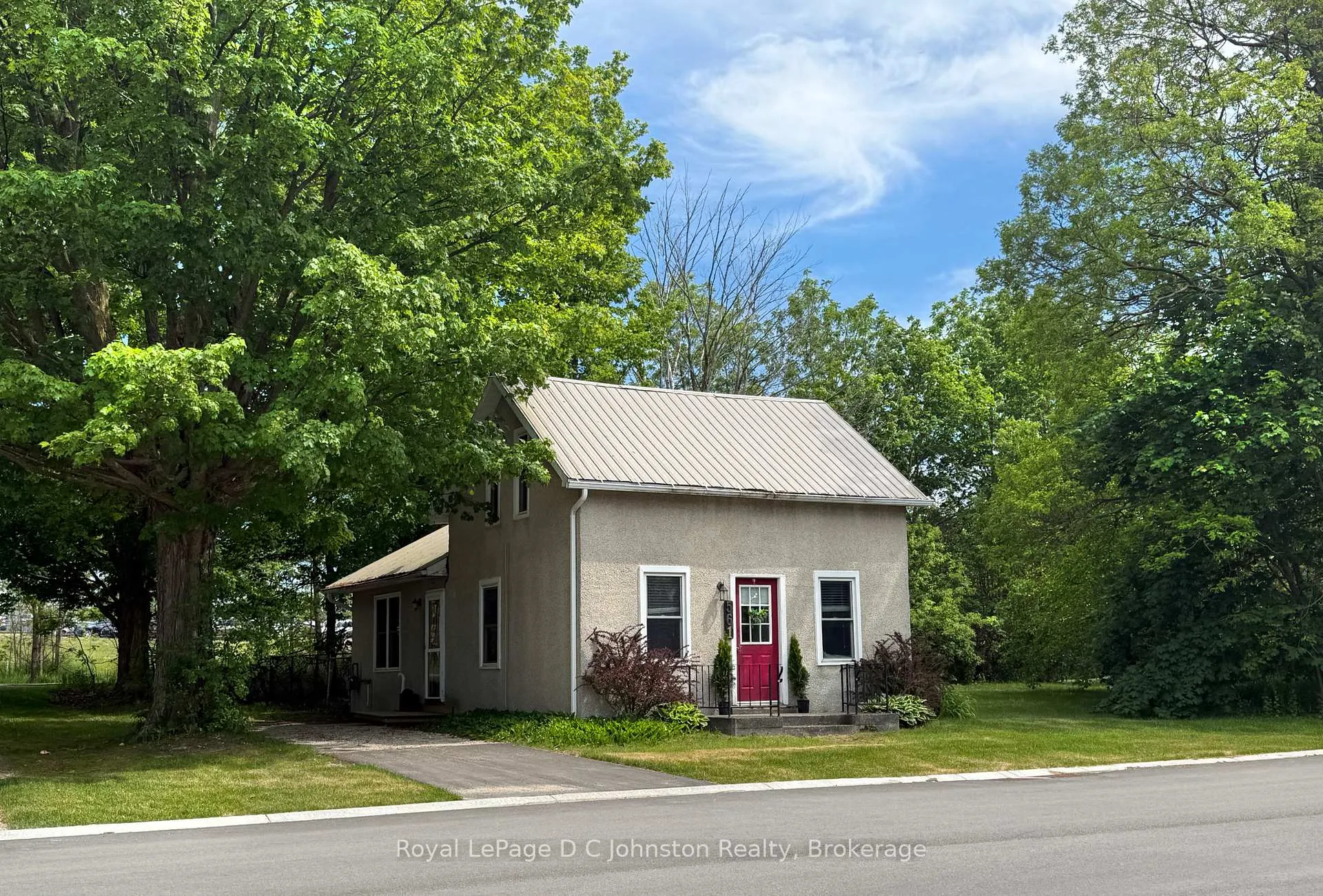 Photo of 561 Wellington Street