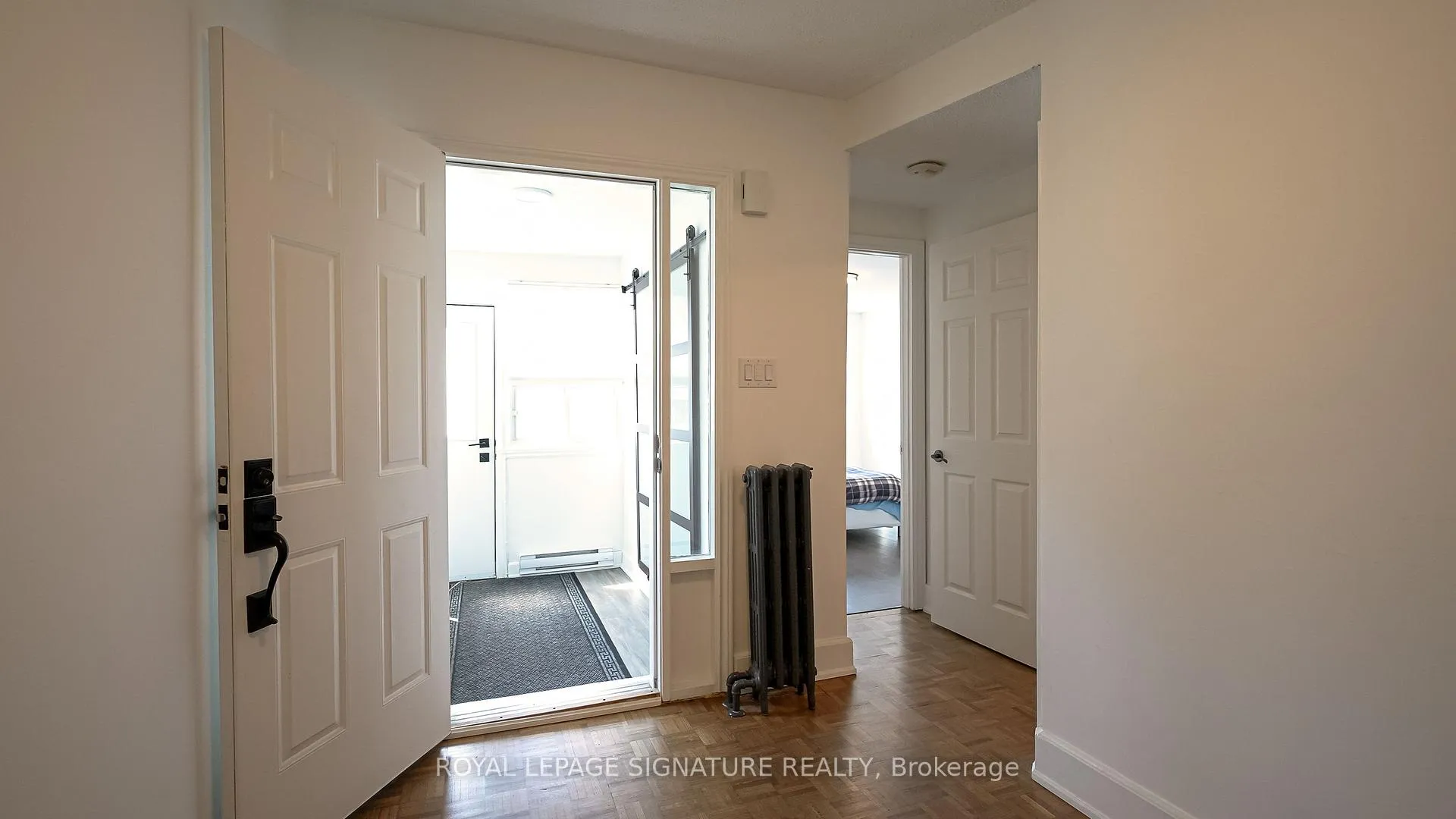 Photo 4 of Unit Main, 30 Preston Road, Toronto, Caledonia-Fairbank — HOMEH