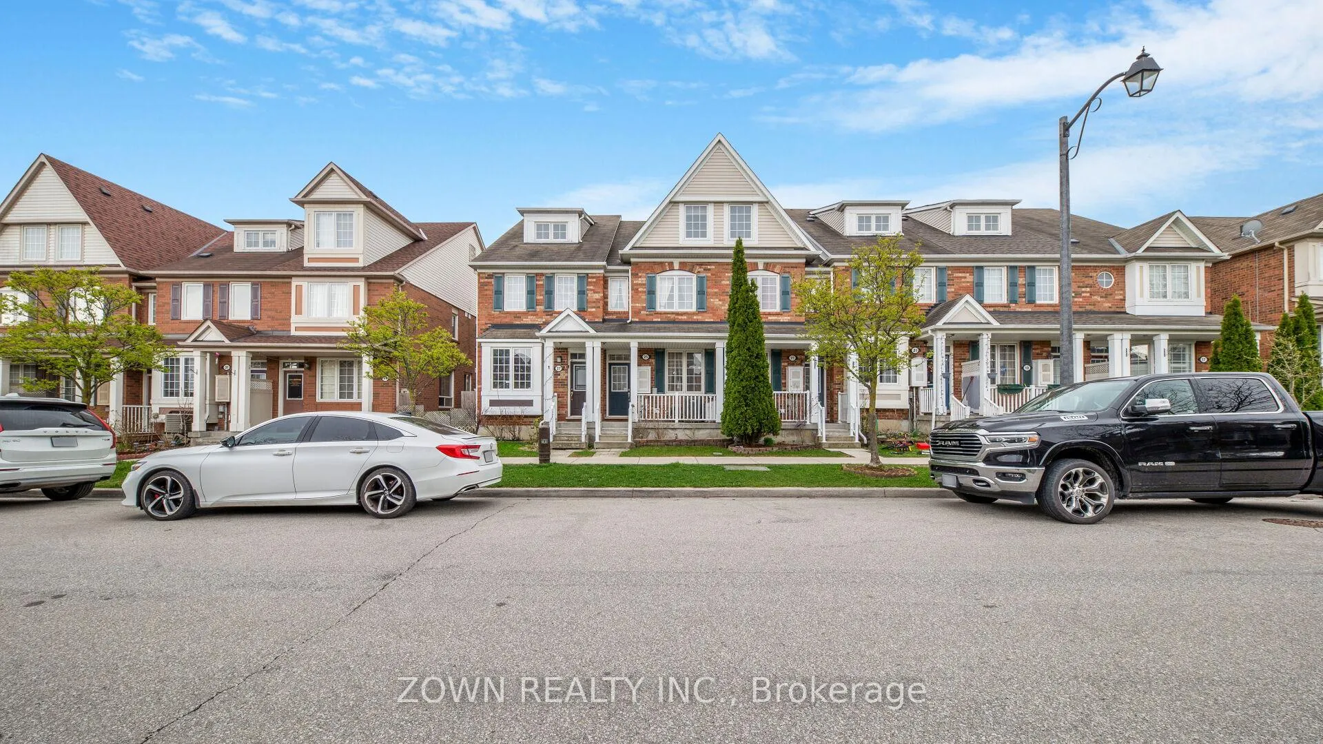 Photo 3 of 25 Cheetah Crescent, Scarborough, Rouge — HOMEH