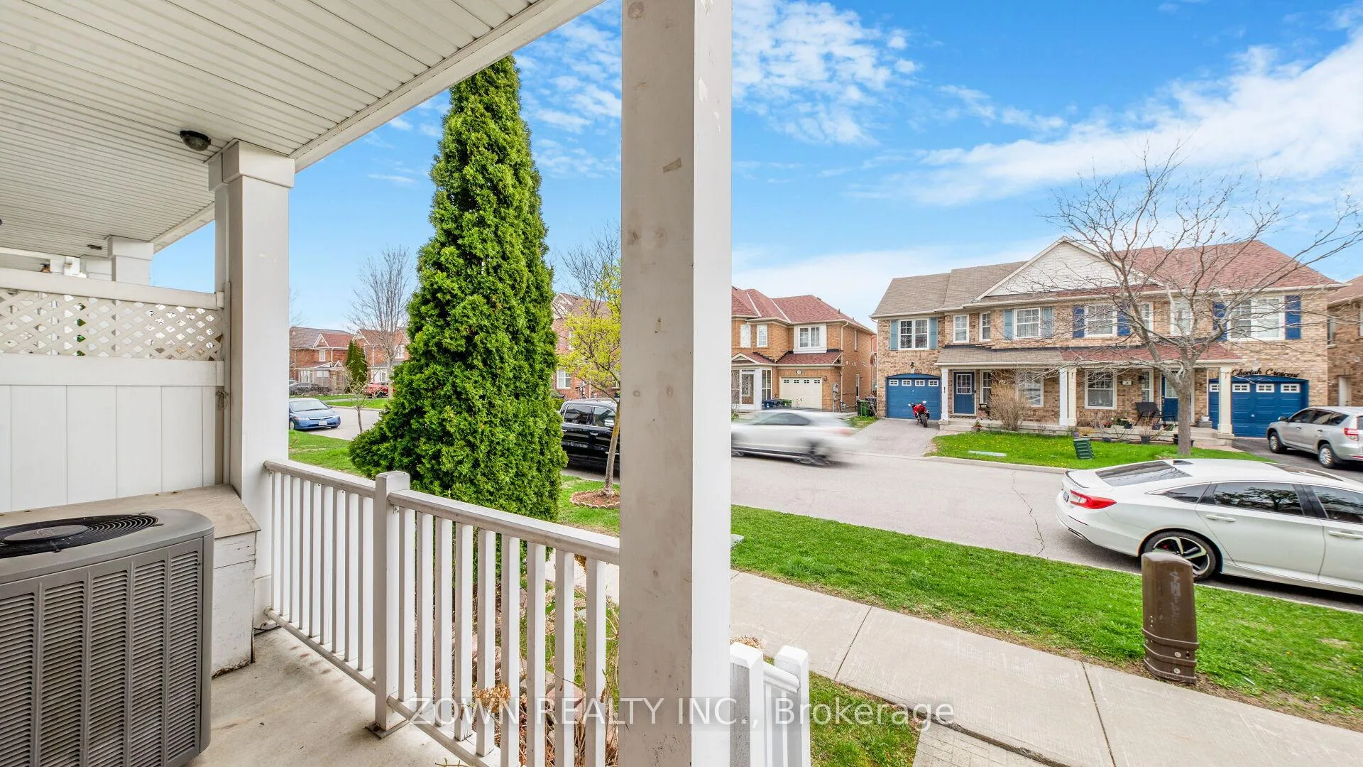 Photo 4 of 25 Cheetah Crescent, Scarborough, Rouge — HOMEH