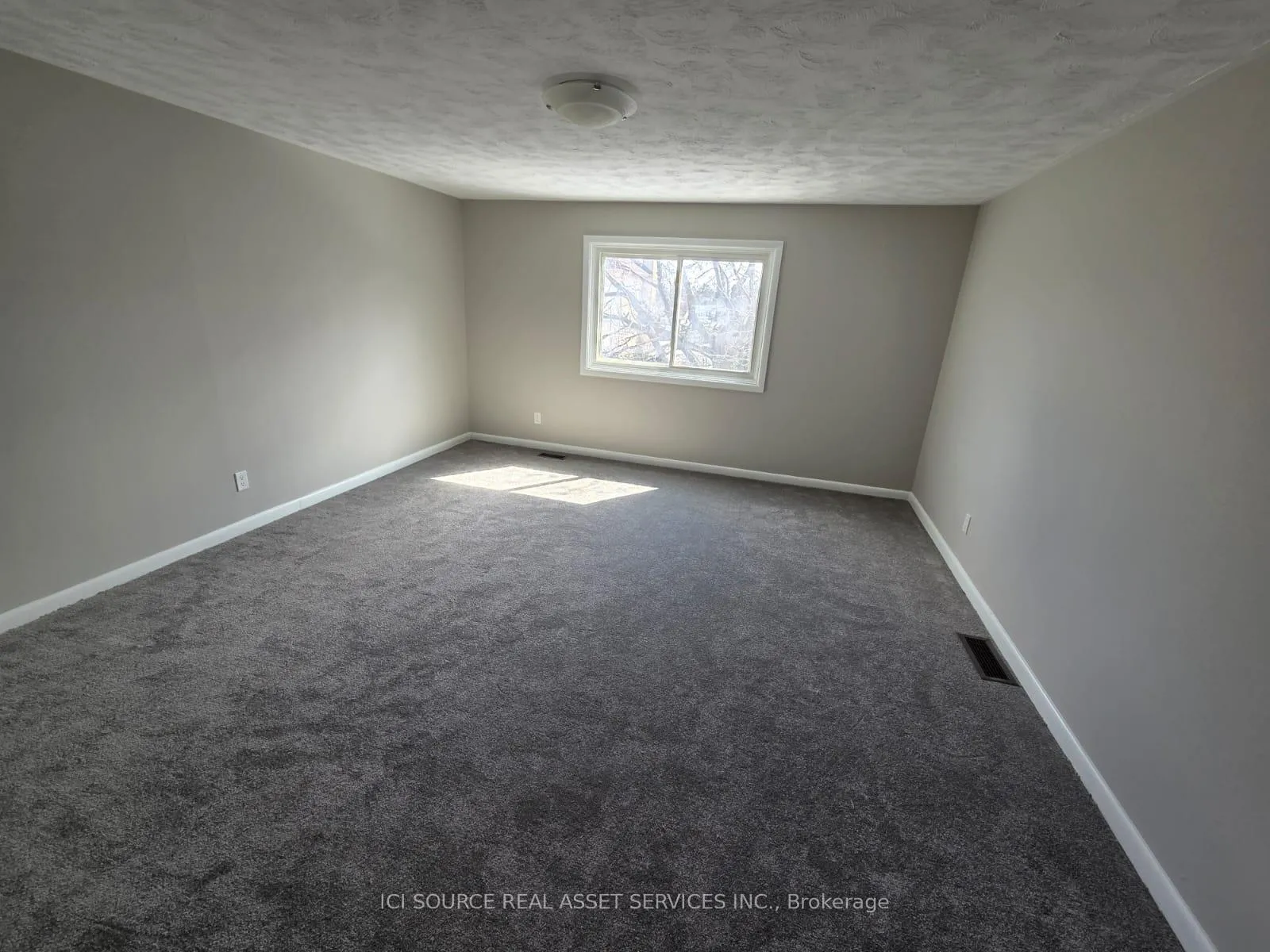 Photo 15 of 30 Sunnycrest Drive, Ottawa, City View/Skyline/Fisher Heights/Parkwood Hills — HOMEH