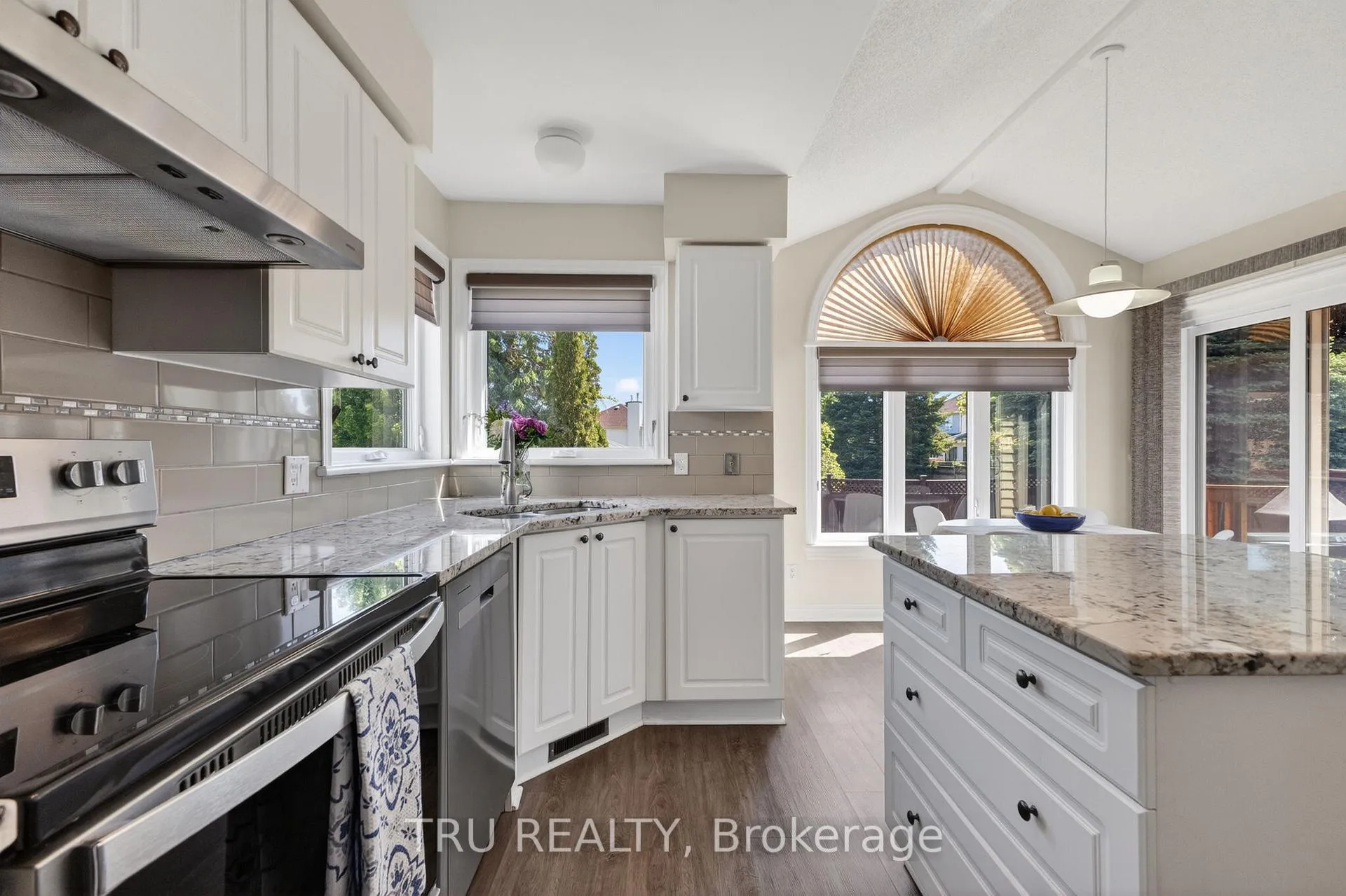 Photo 13 of 110 Grenadier Way, Ottawa, Barrhaven - Longfields — HOMEH