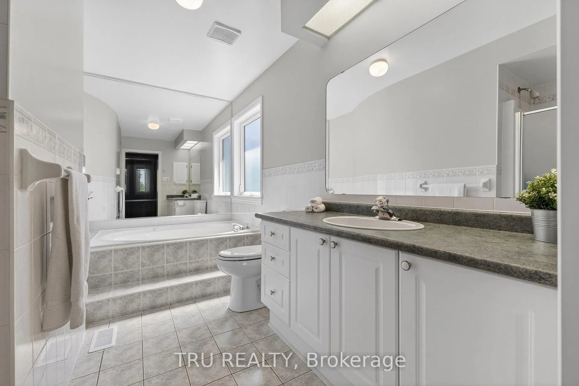 Photo 20 of 110 Grenadier Way, Ottawa, Barrhaven - Longfields — HOMEH