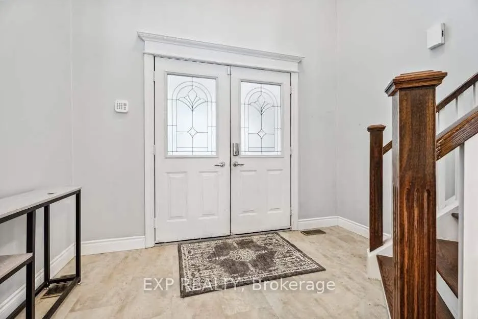 Photo 3 of 84 Butternut Drive, Barrie, Holly — HOMEH