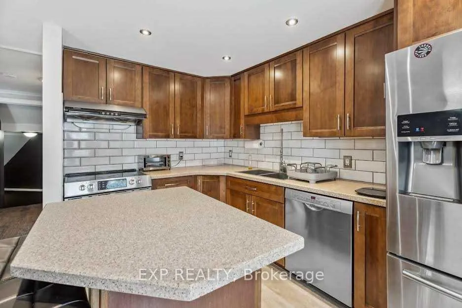 Photo 10 of 84 Butternut Drive, Barrie, Holly — HOMEH