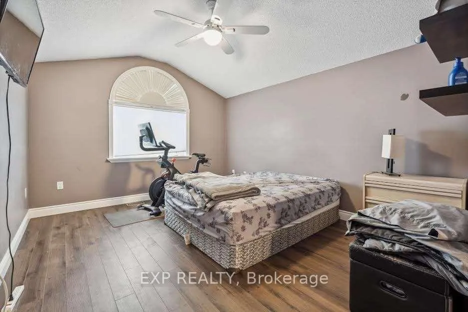 Photo 15 of 84 Butternut Drive, Barrie, Holly — HOMEH