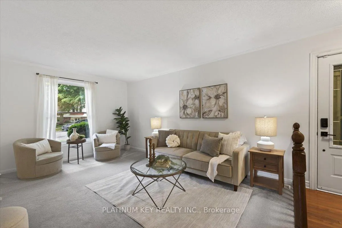 Photo 5 of 176 Dearborn Avenue, London, South K — HOMEH